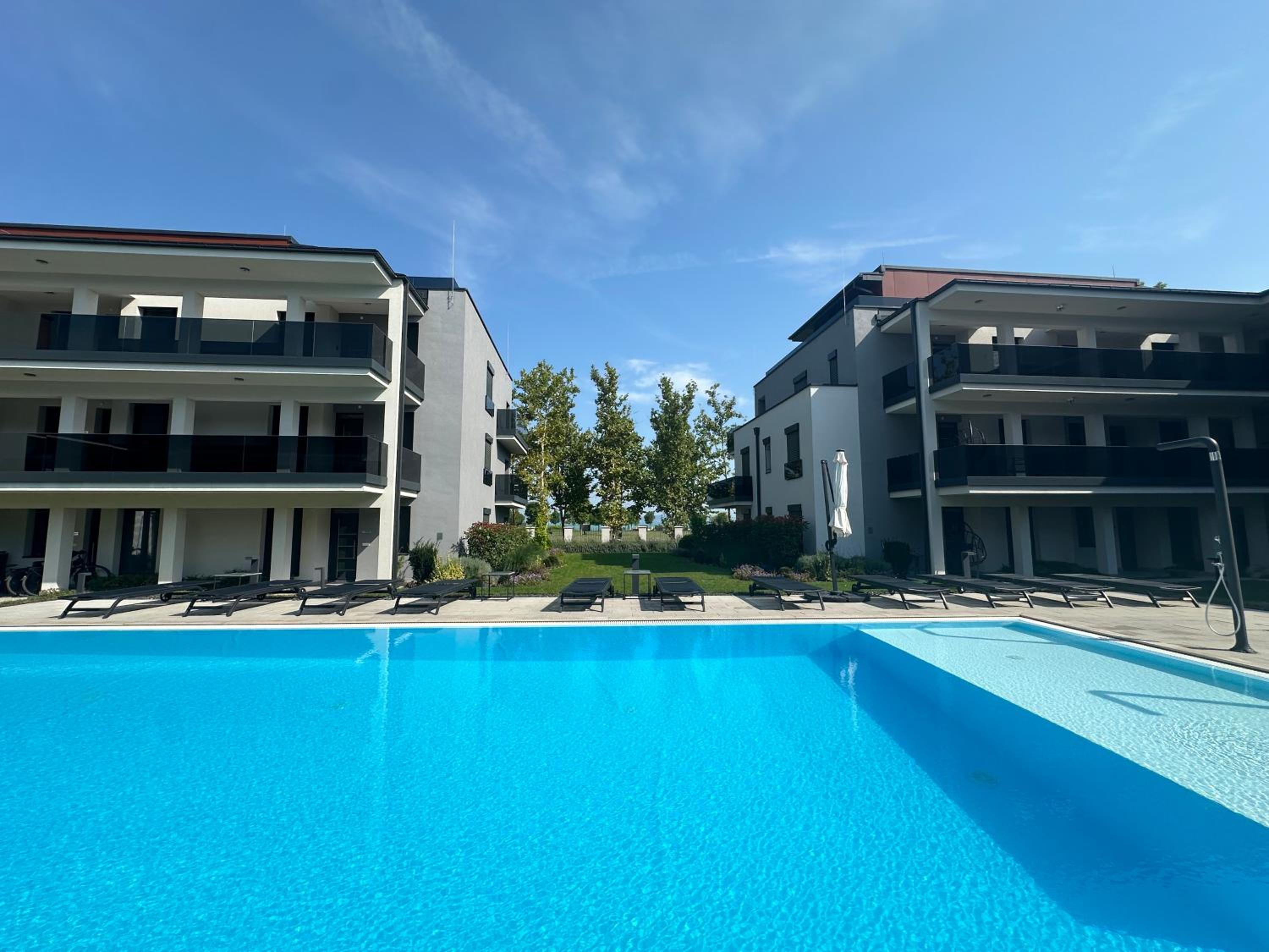 Scamard Apartman