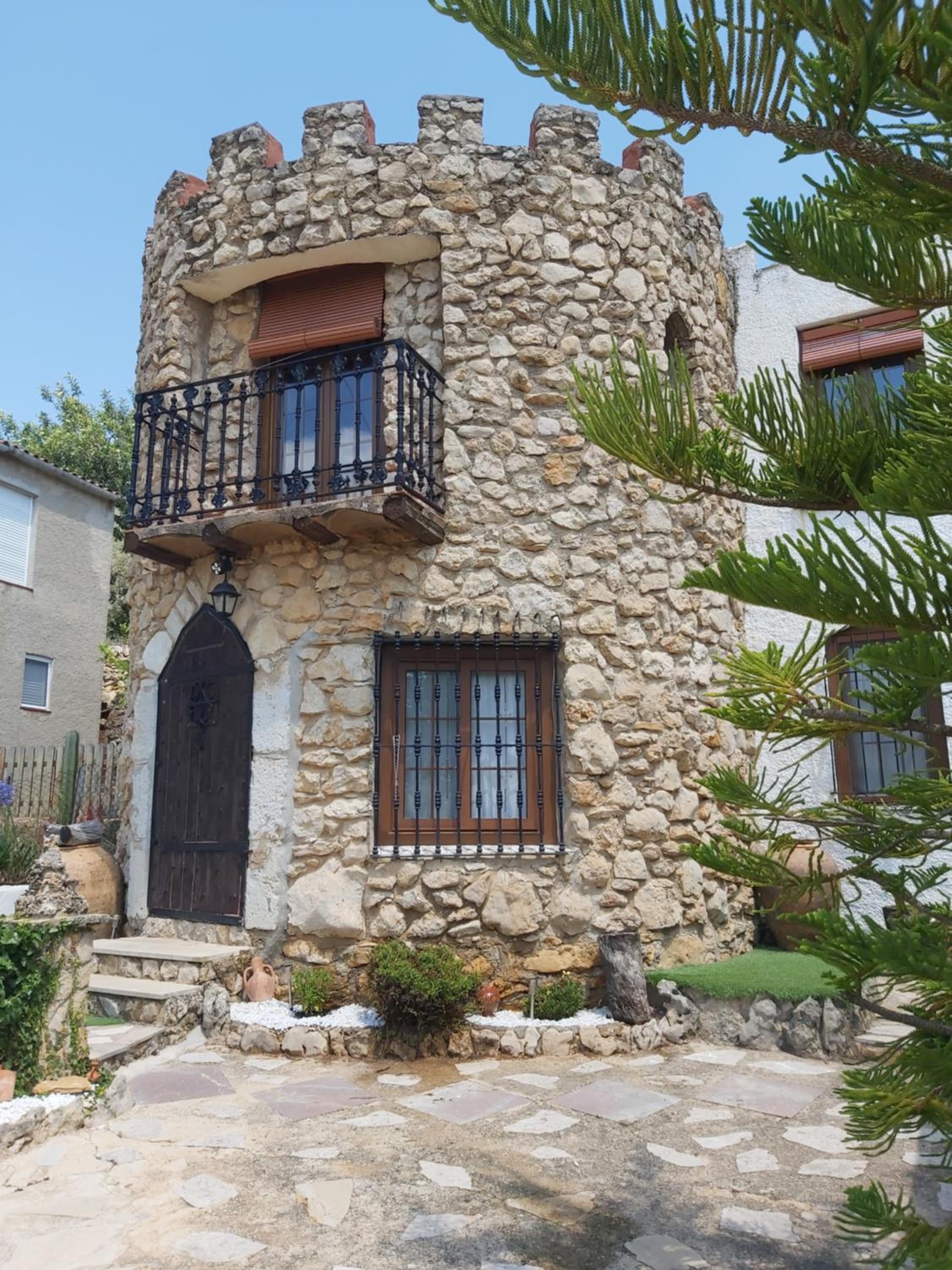 EL CASTELLET view 2
