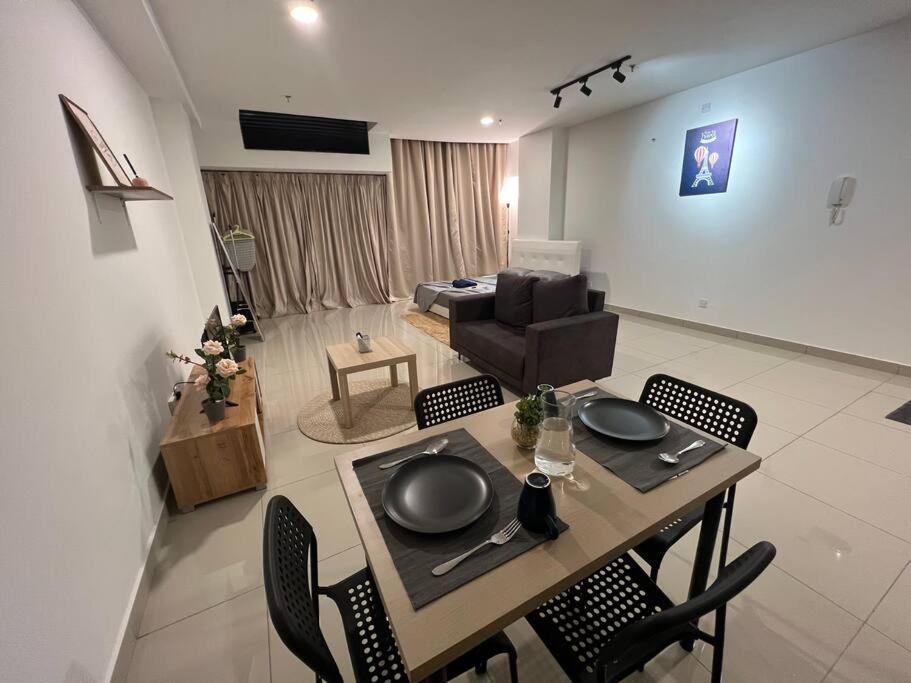 Entire Unit PacificTowers PJ photo 6