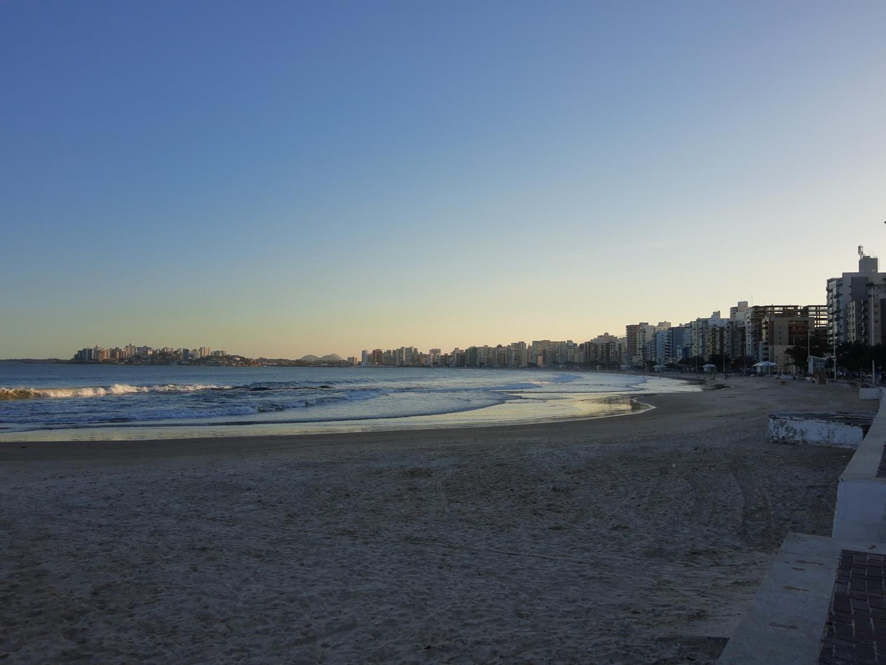 Excelente Apartamento na Praia do Morro, Guarapari-ES