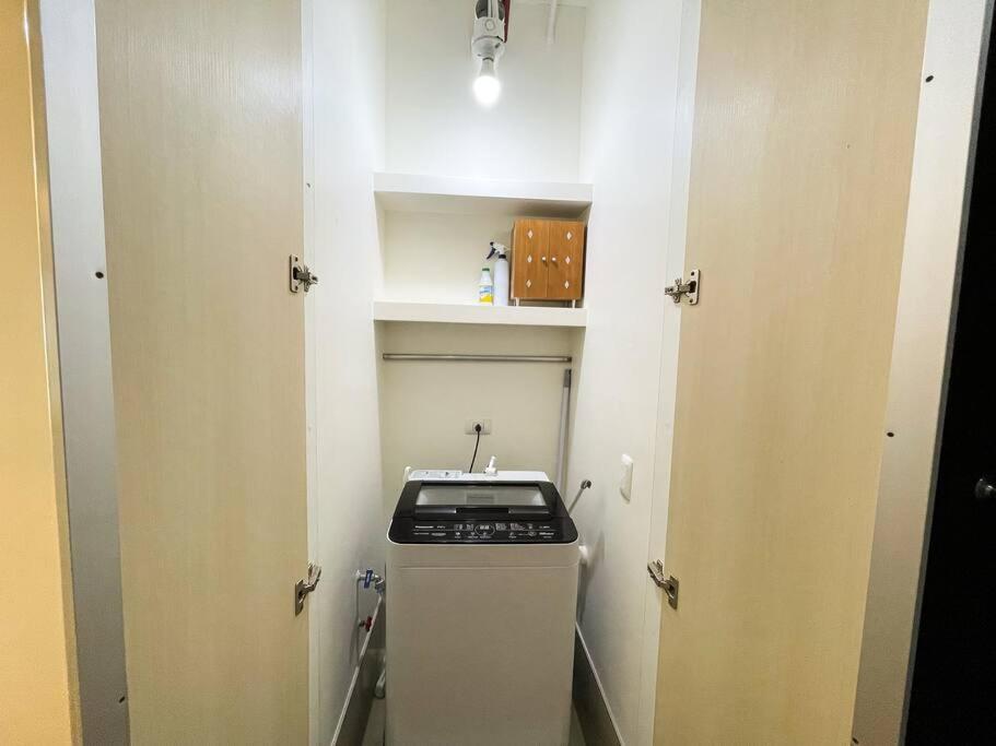 Cozy Studio Unit in Abreeza Place T1 with Pay Parking view 2