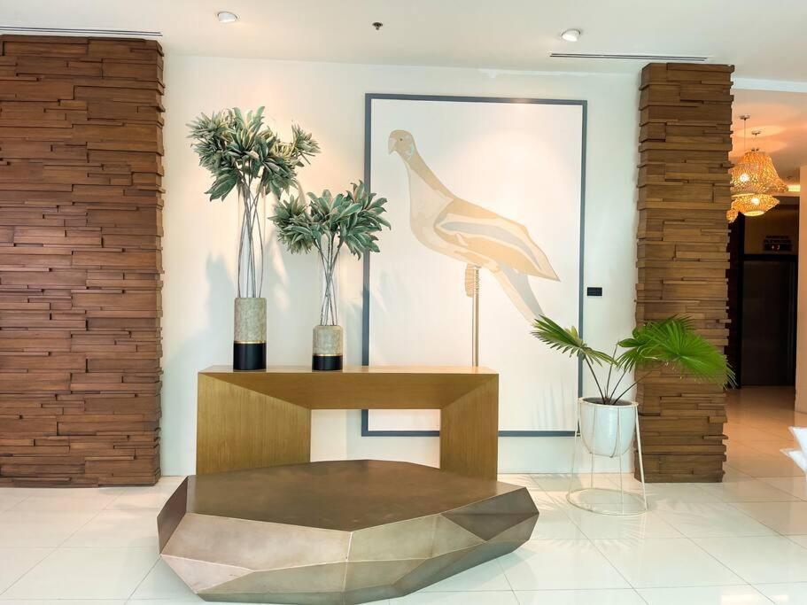 Cozy Studio Unit in Abreeza Place T1 with Pay Parking view 5
