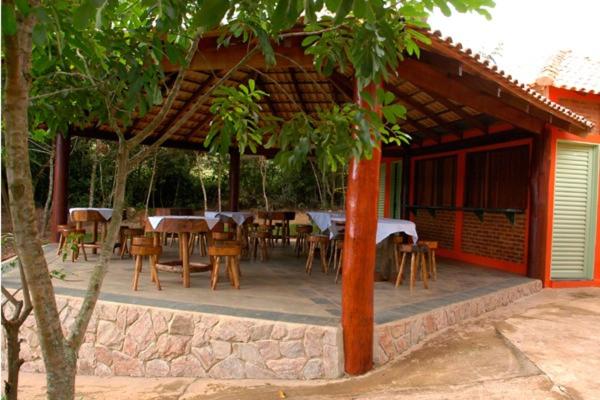 Pousada e Camping Claro Casa de Pedra de Delfinópolis -MG