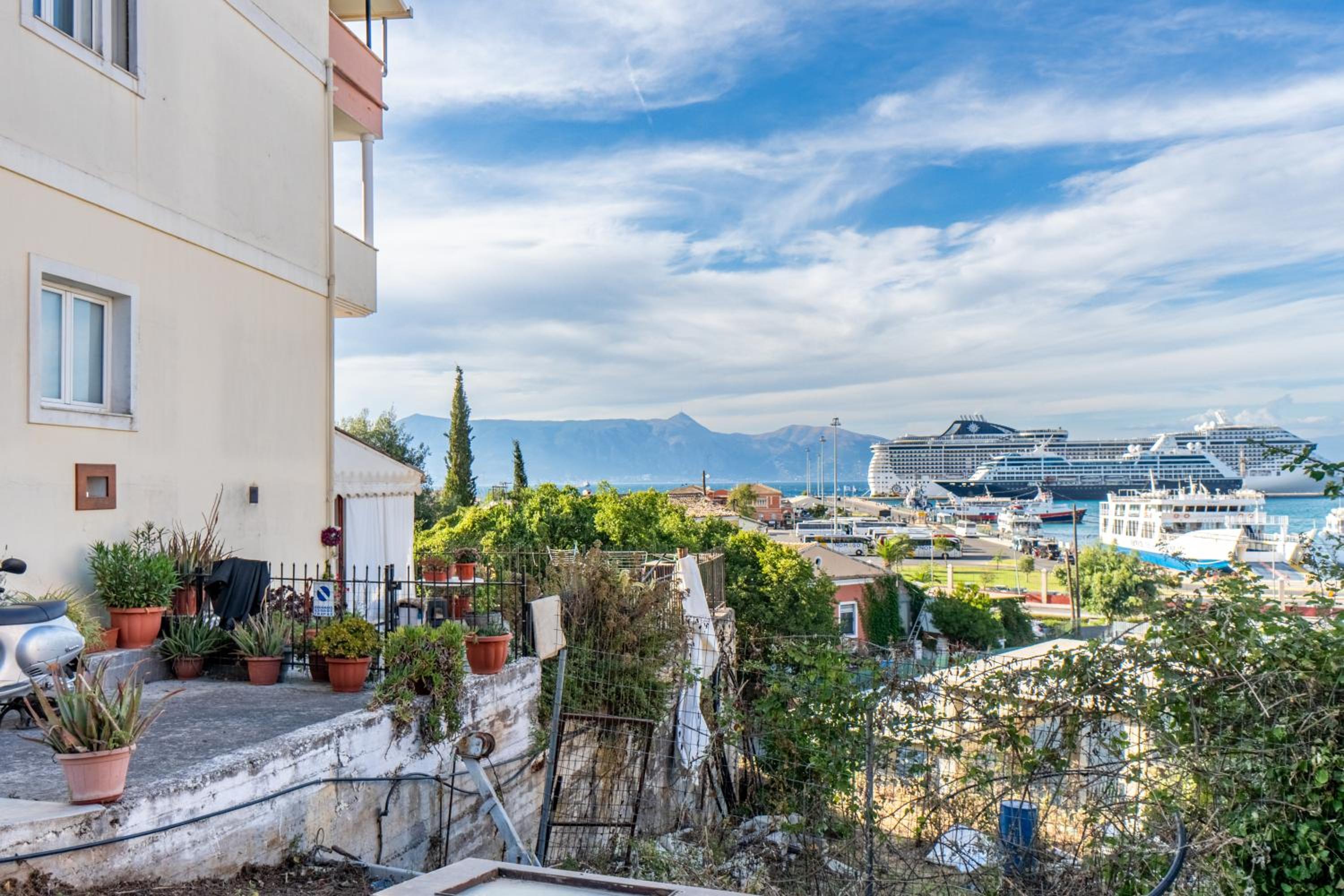 Seaview Portside apartment