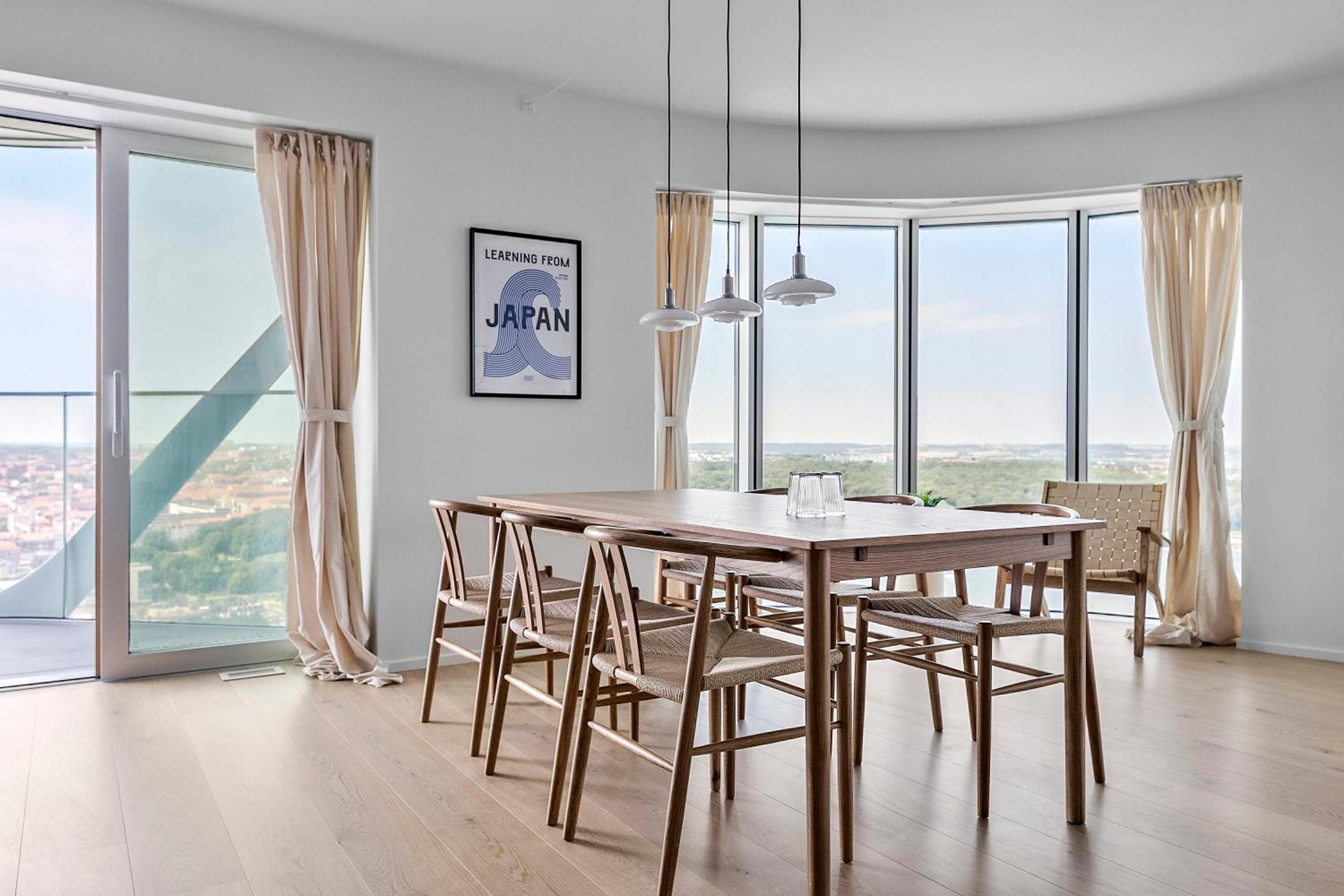 35th Floor Panorama Ocean View Apartment view 3