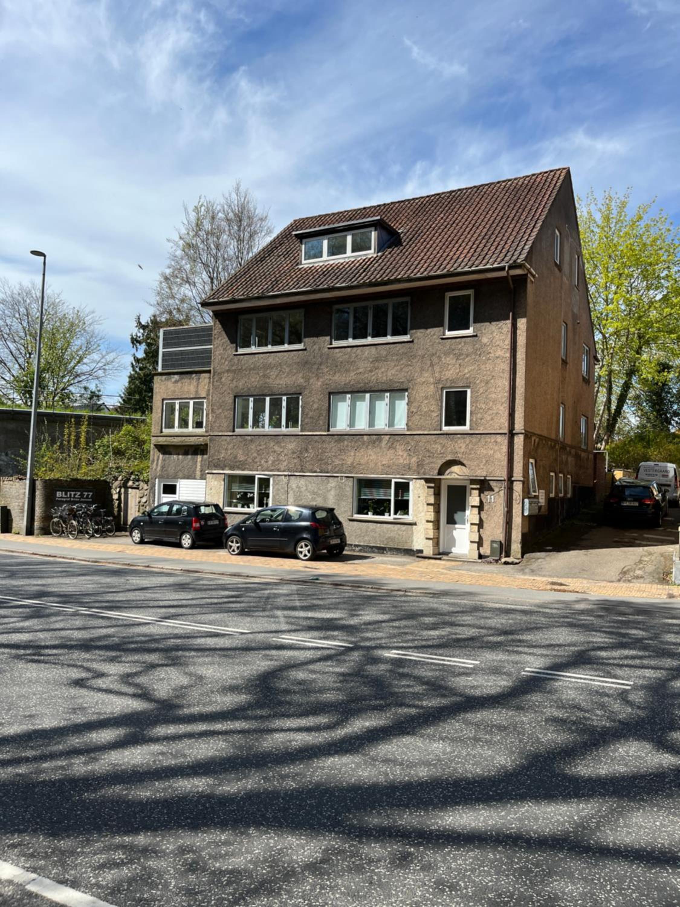 Modern apartment close to city