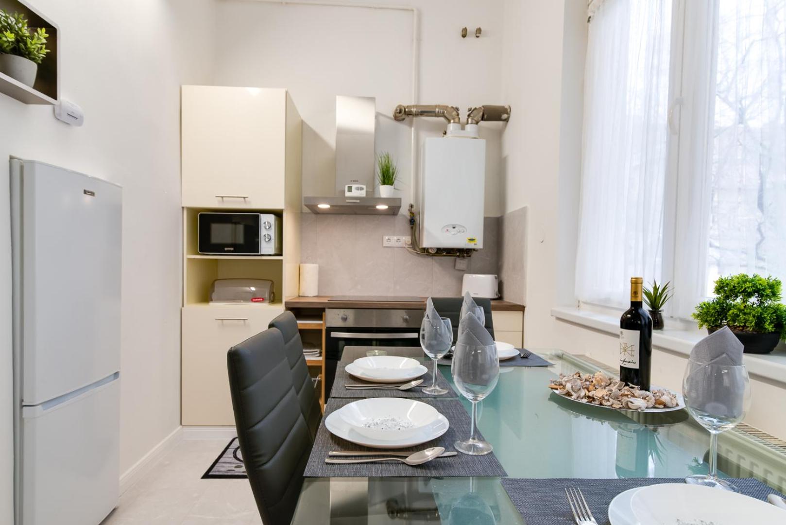 Light design apartment close to City park&Bath view 5