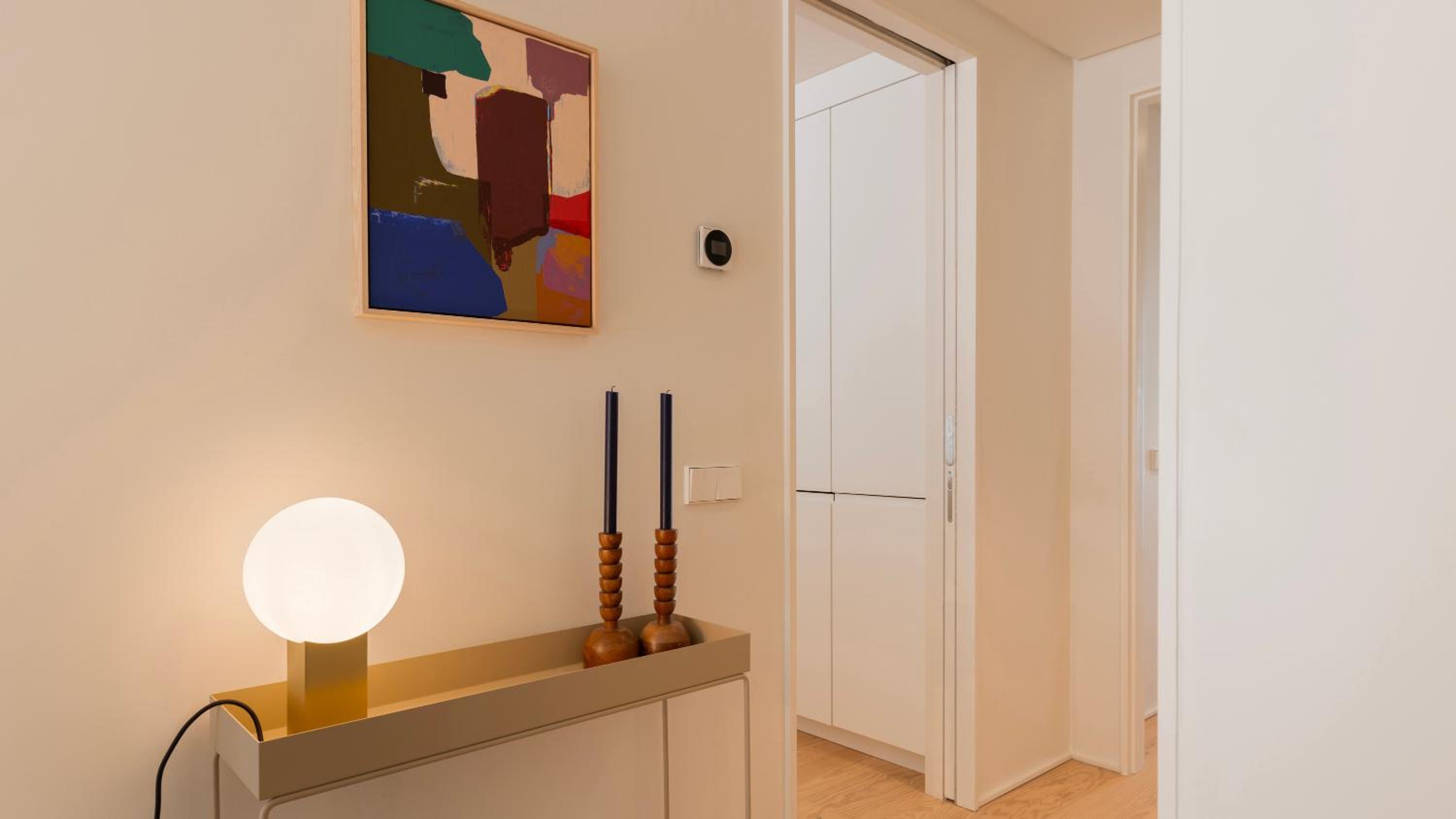Artsy 3BDR Duplex by LovelyStay view 5