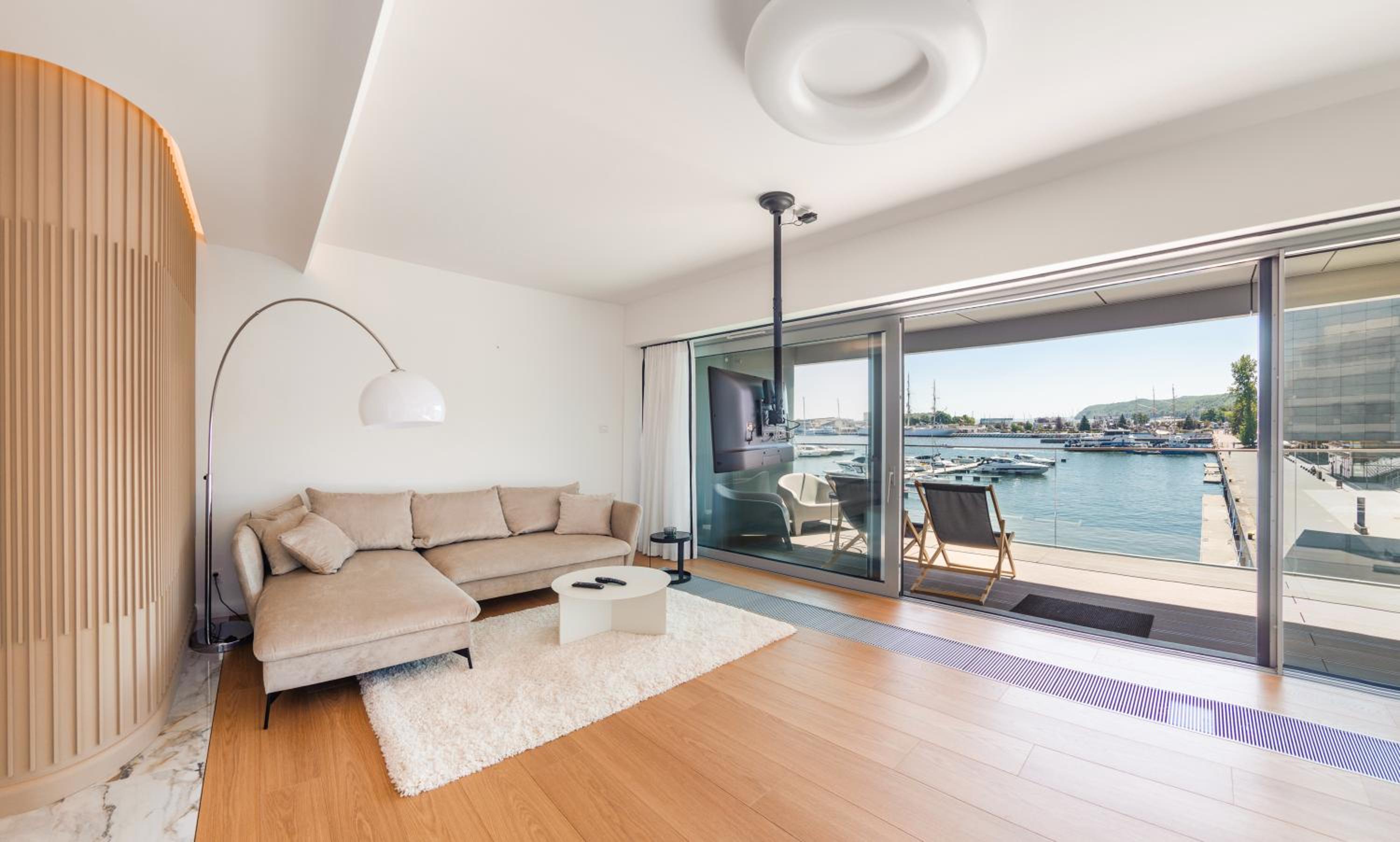 City Center Apartments Yacht Park Marina View