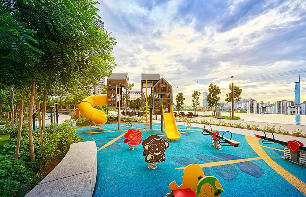 M Vertica at Level 55 Stunning Condo