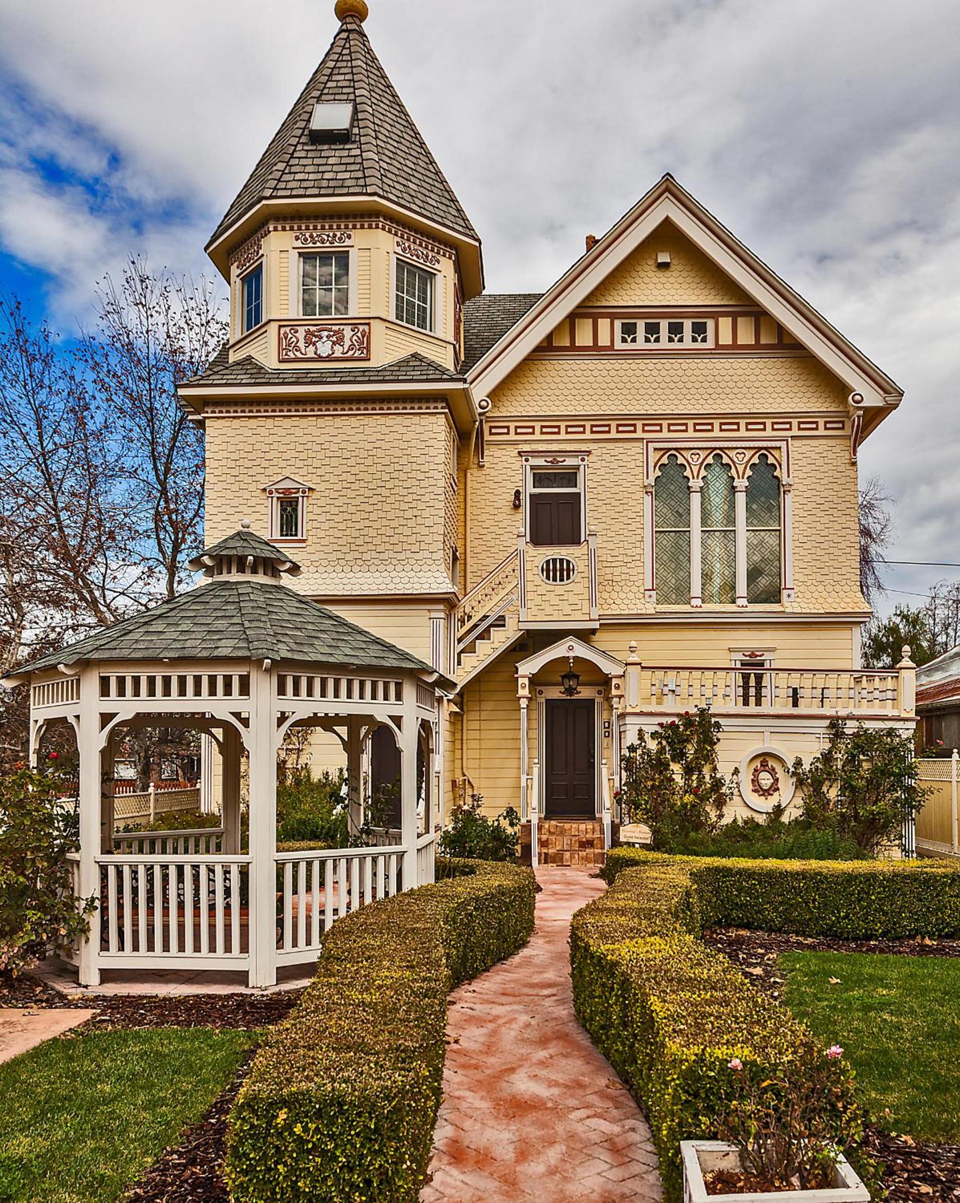Victorian Mansion Bed and Breakfast Inn