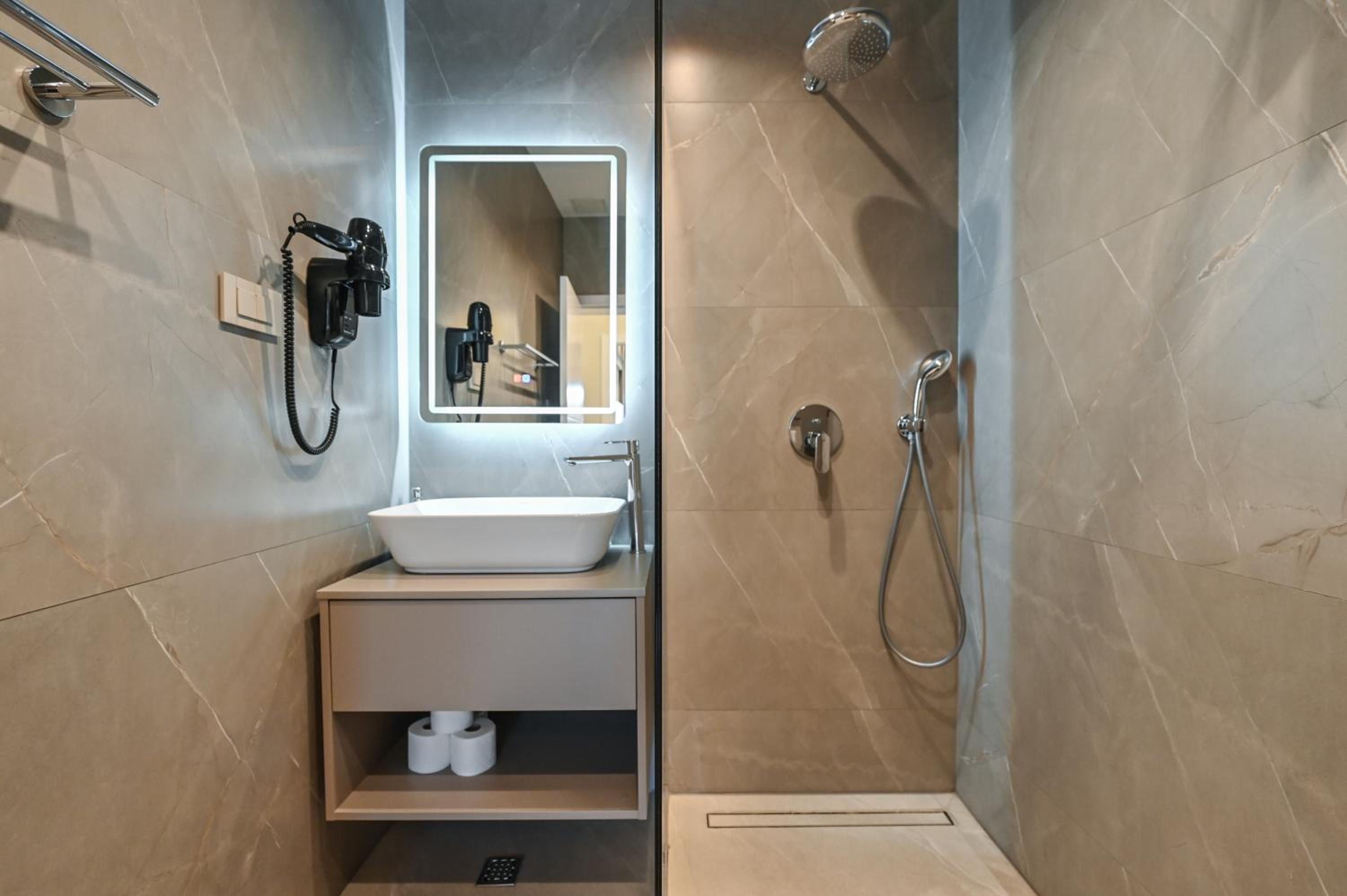 Aparthotel OLIVE with jacuzzi and breakfast