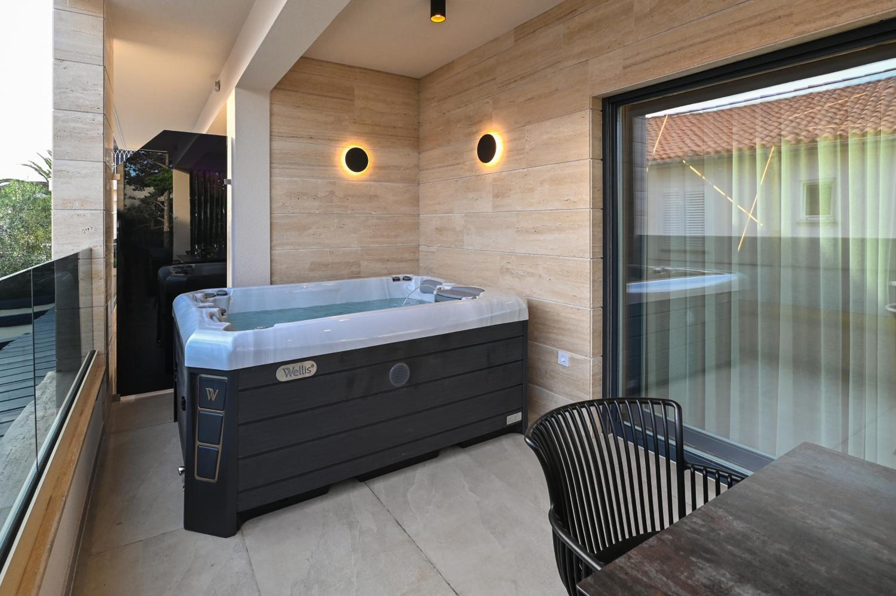 Aparthotel OLIVE with jacuzzi and breakfast