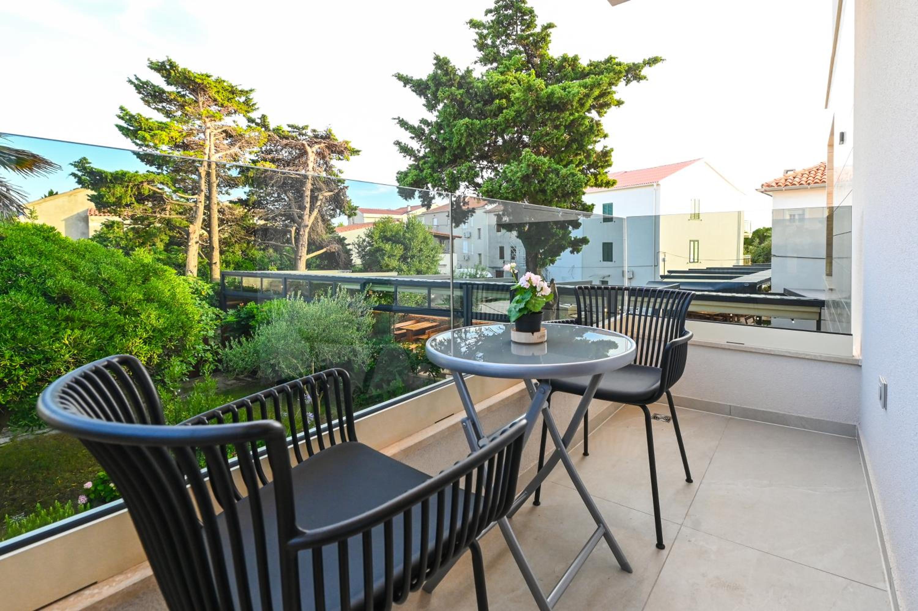 Aparthotel OLIVE with jacuzzi and breakfast