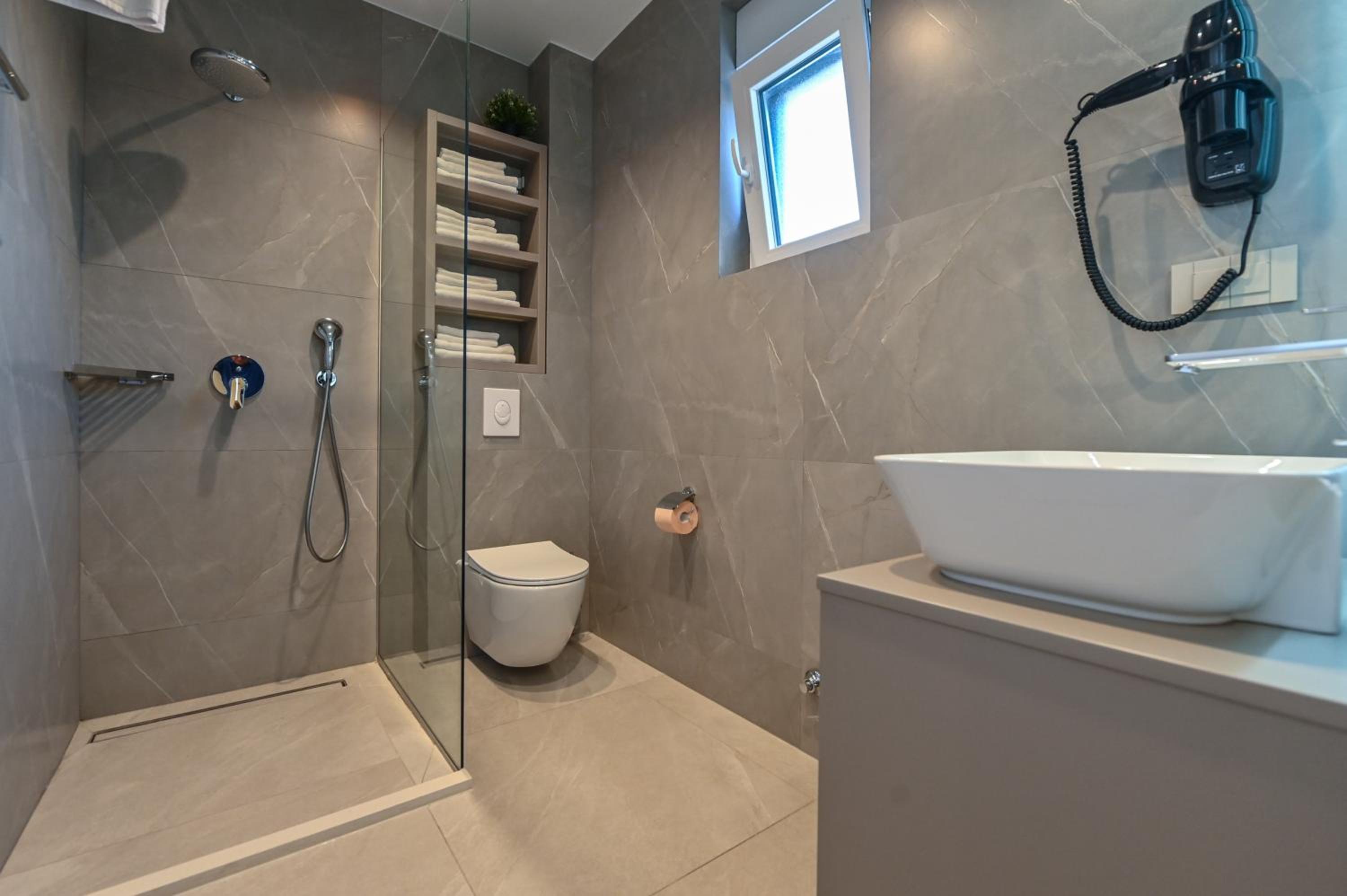 Aparthotel OLIVE with jacuzzi and breakfast