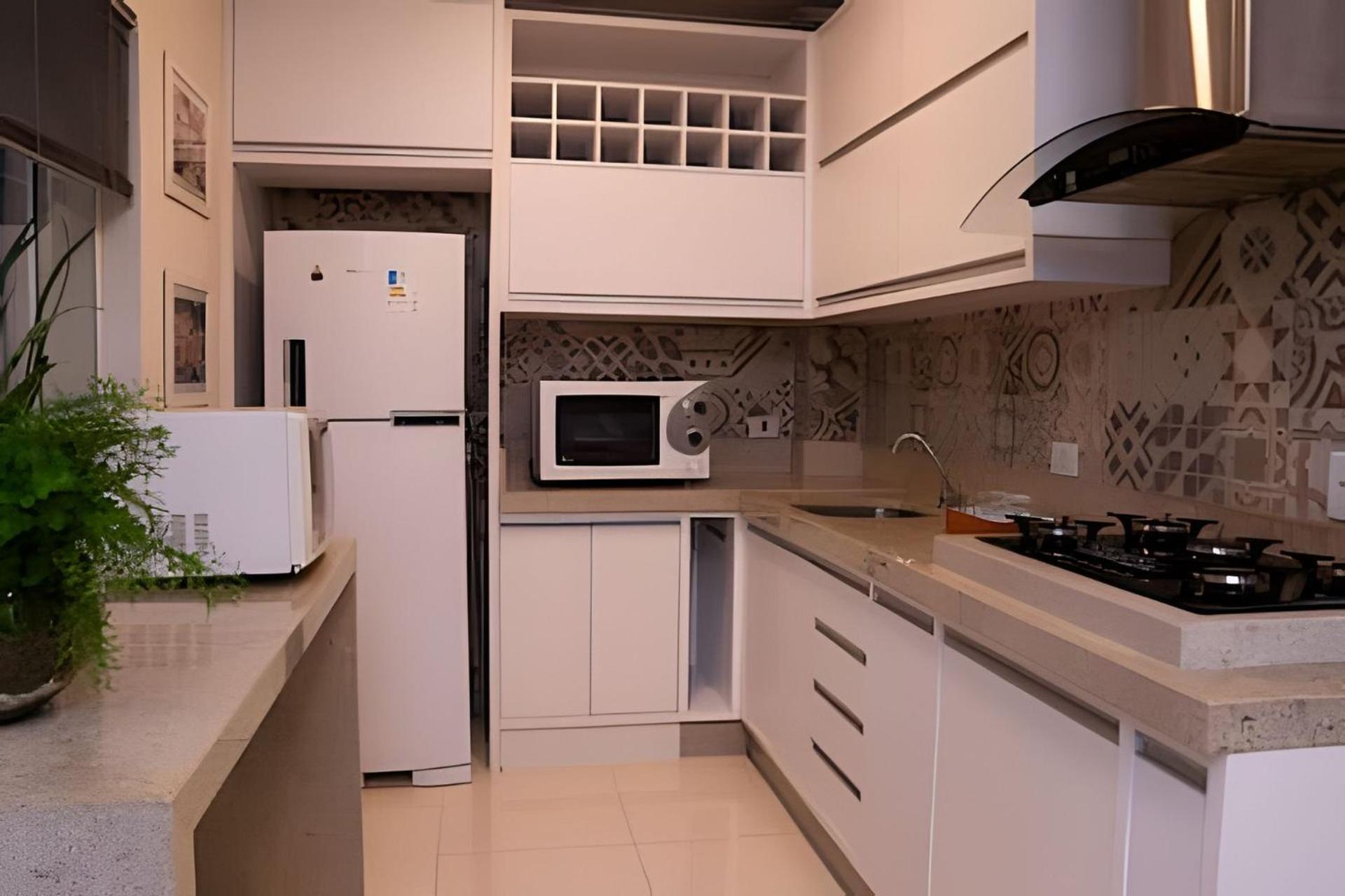 Sobrado com 1 suite 2 quarto ar 1km Shopping JL