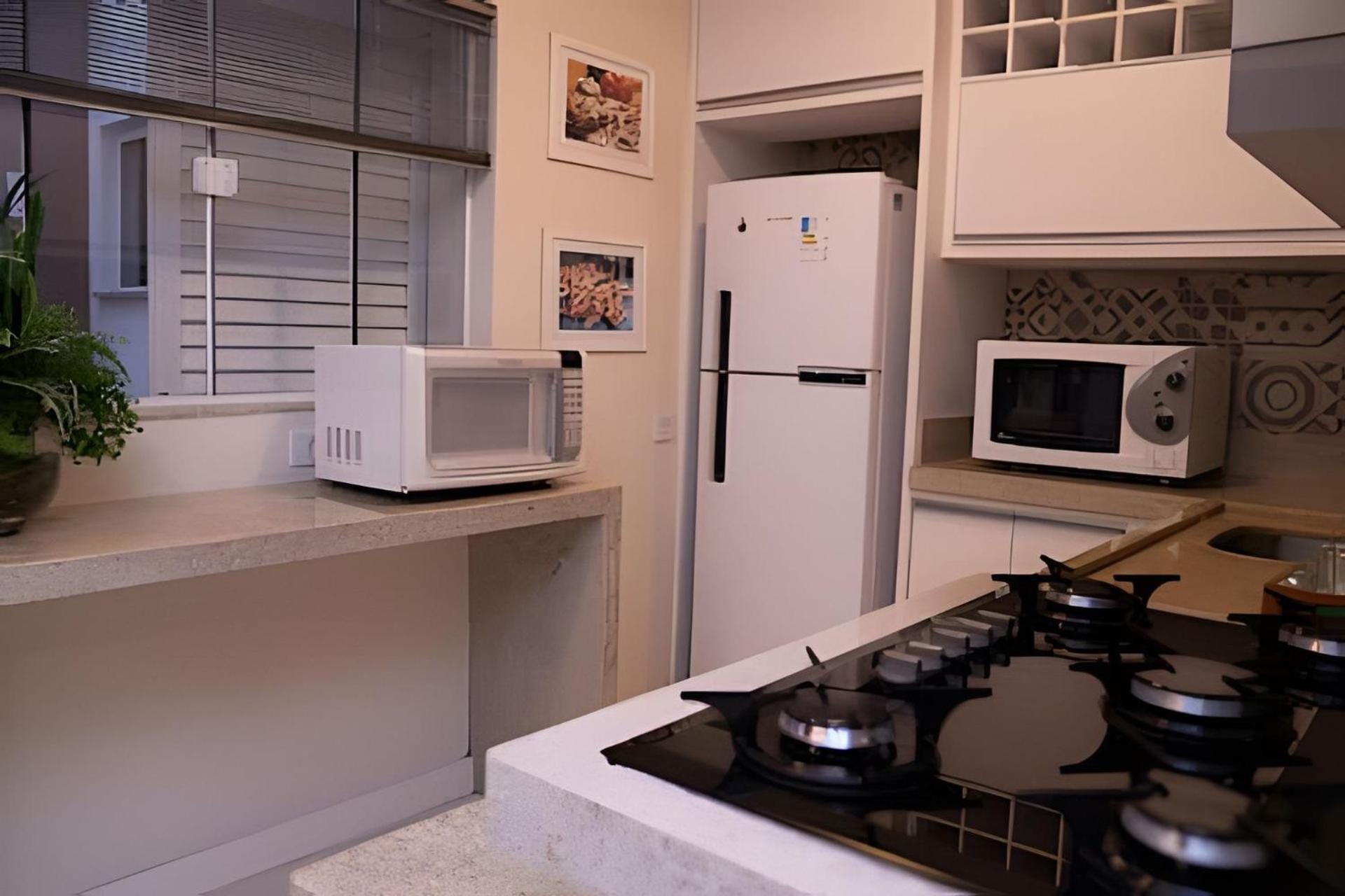 Sobrado com 1 suite 2 quarto ar 1km Shopping JL
