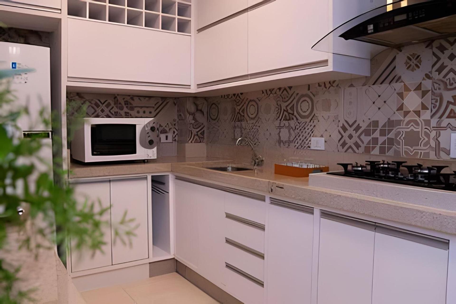 Sobrado com 1 suite 2 quarto ar 1km Shopping JL