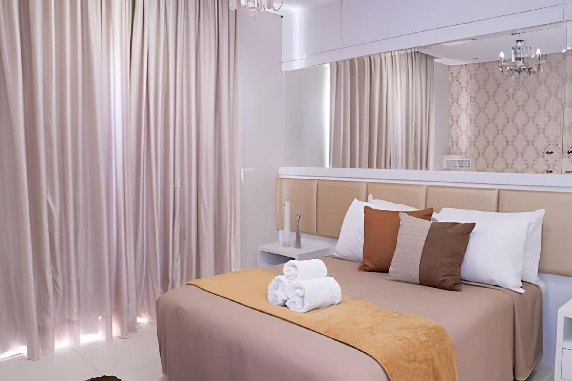 Sobrado com 1 suite 2 quarto ar 1km Shopping JL