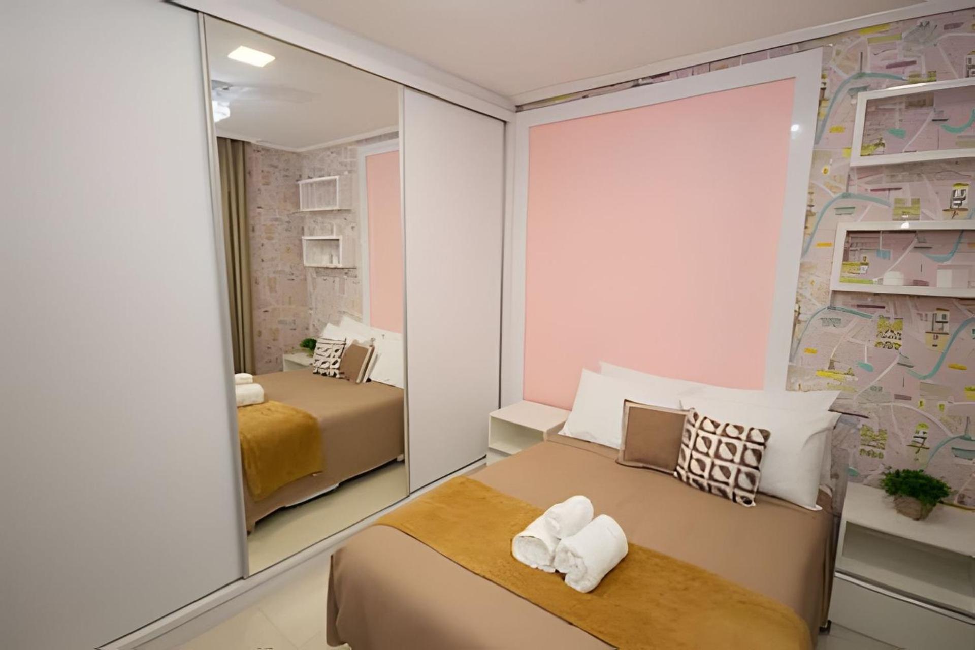 Sobrado com 1 suite 2 quarto ar 1km Shopping JL