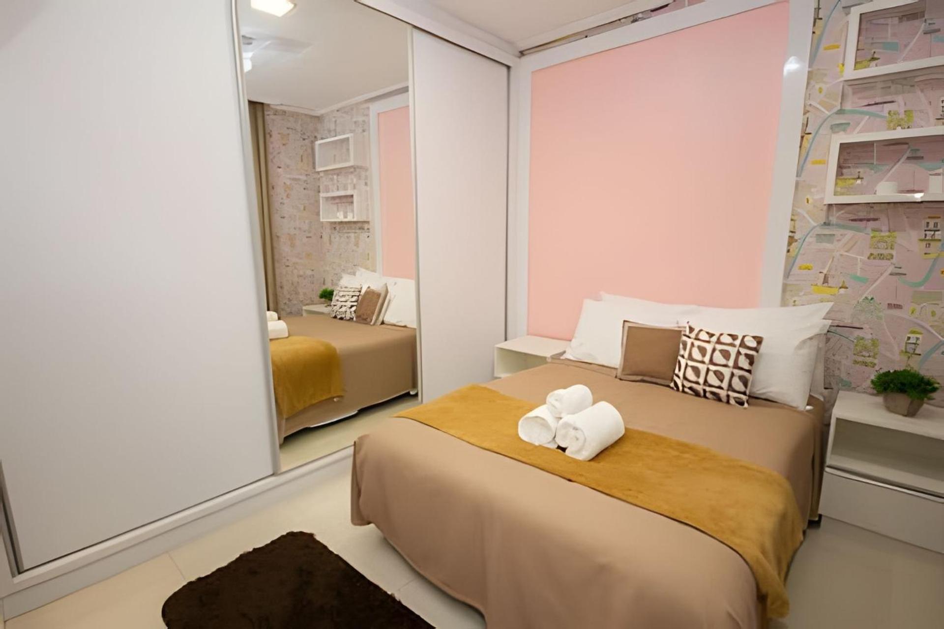 Sobrado com 1 suite 2 quarto ar 1km Shopping JL