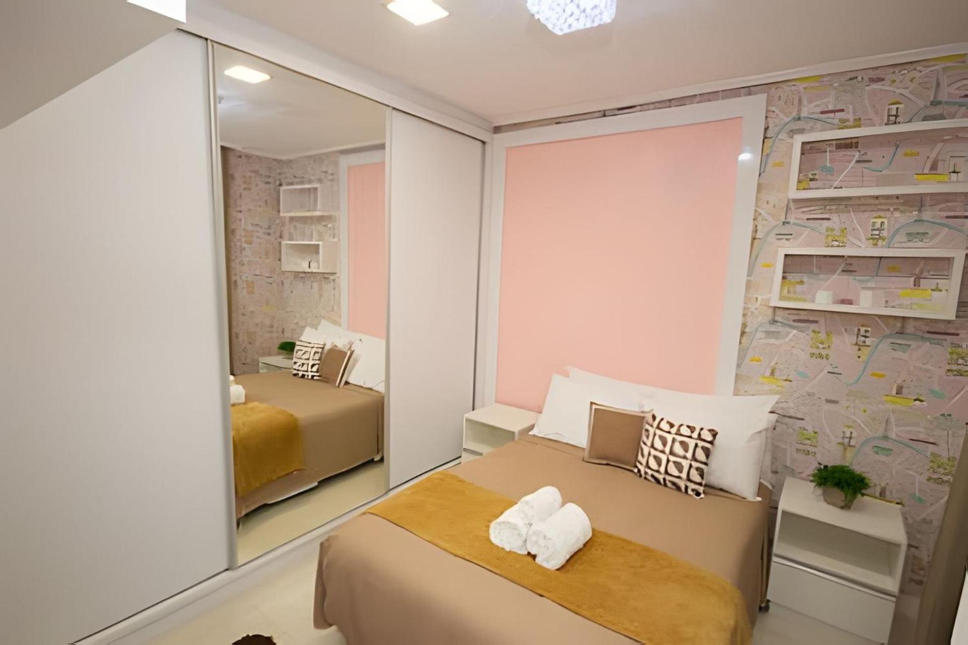 Sobrado com 1 suite 2 quarto ar 1km Shopping JL