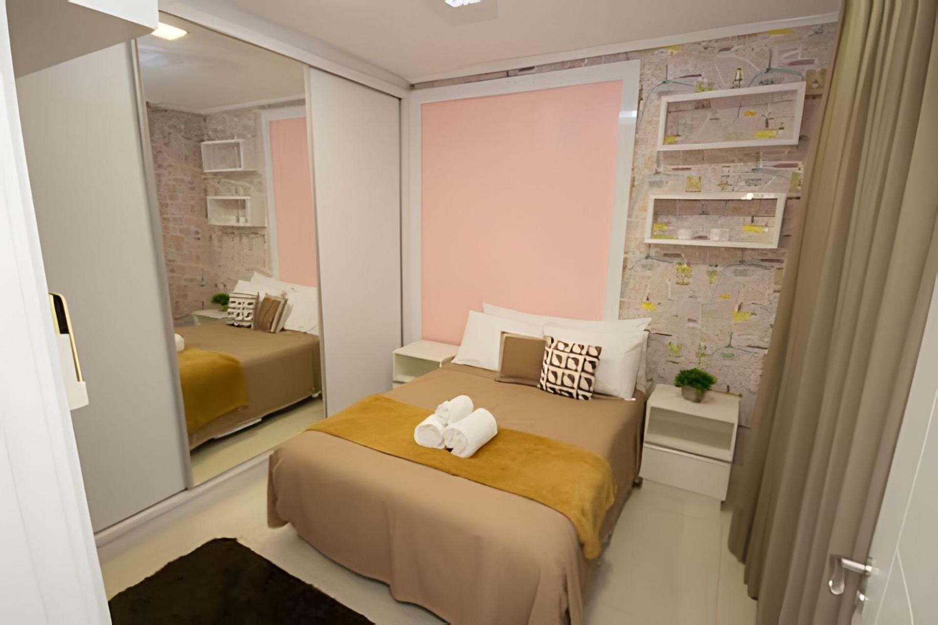 Sobrado com 1 suite 2 quarto ar 1km Shopping JL
