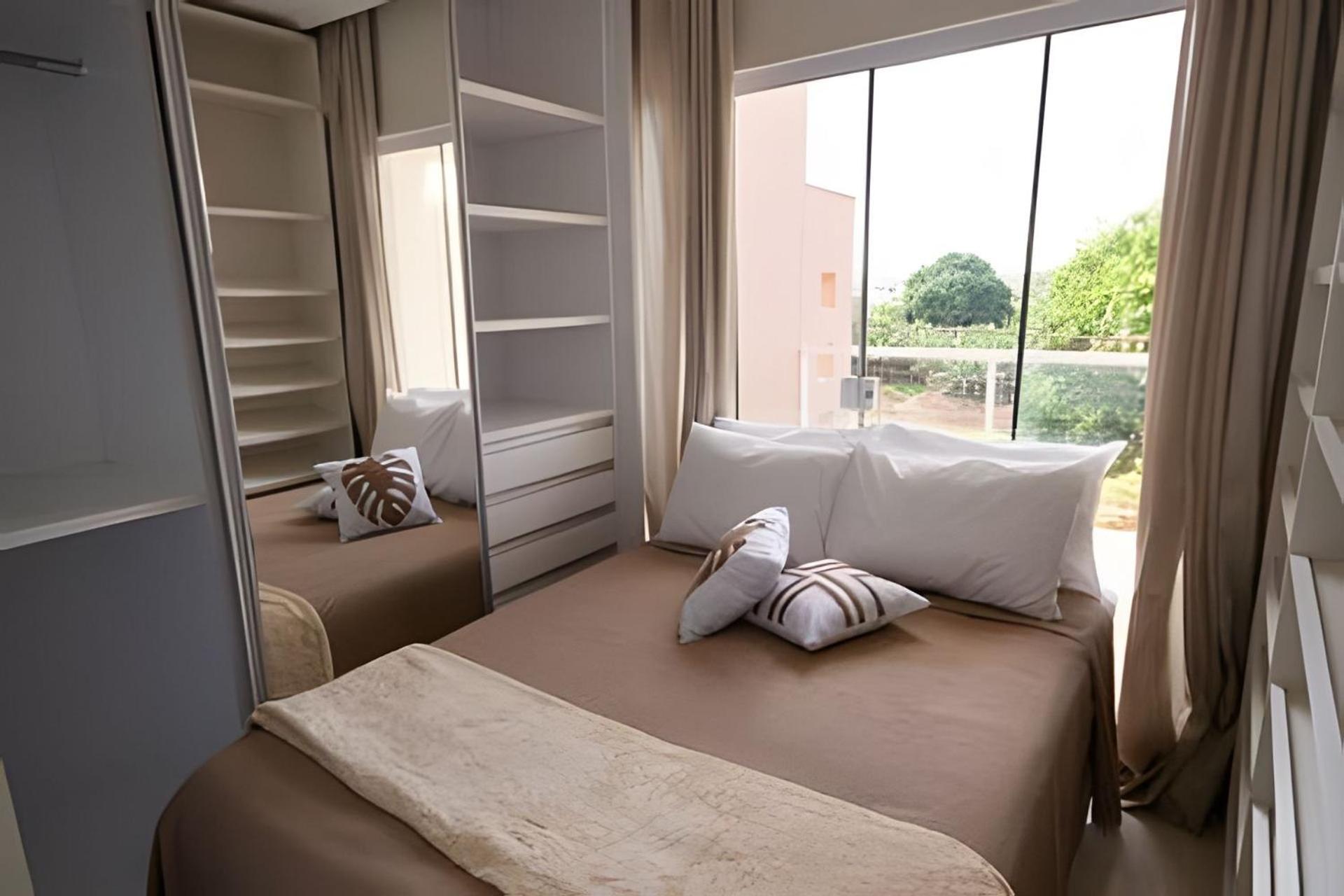 Sobrado com 1 suite 2 quarto ar 1km Shopping JL