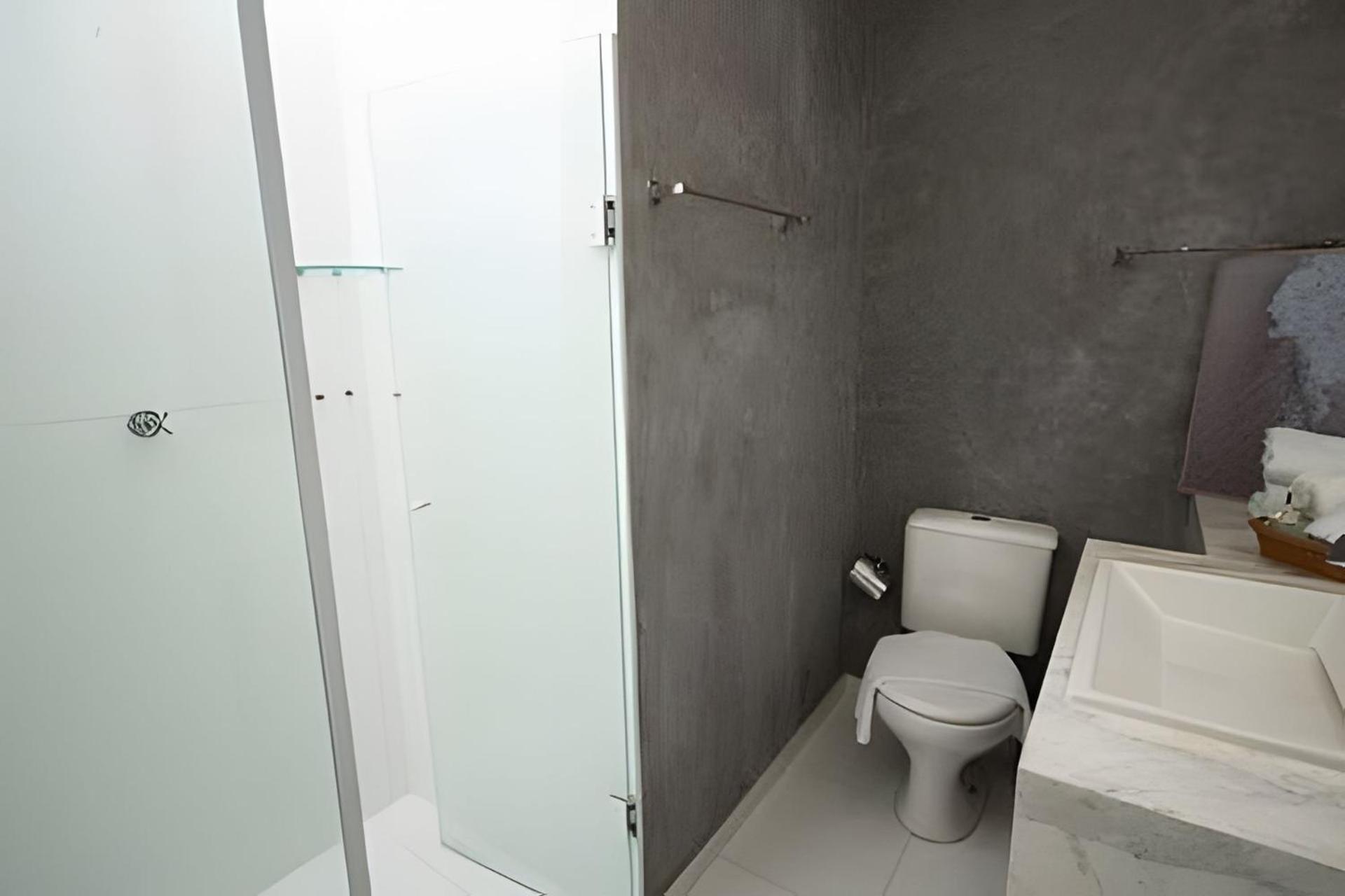 Sobrado com 1 suite 2 quarto ar 1km Shopping JL