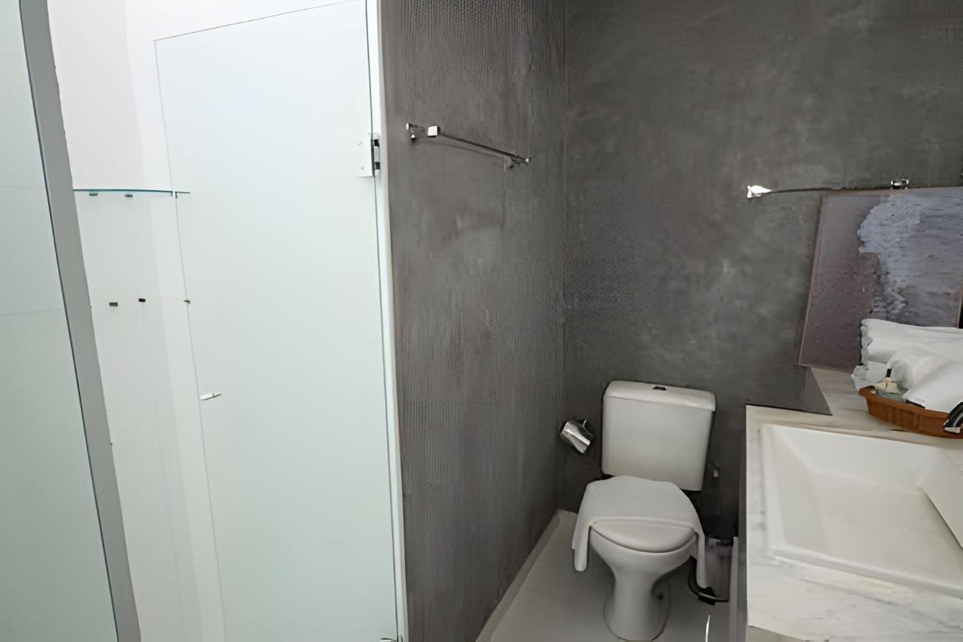 Sobrado com 1 suite 2 quarto ar 1km Shopping JL