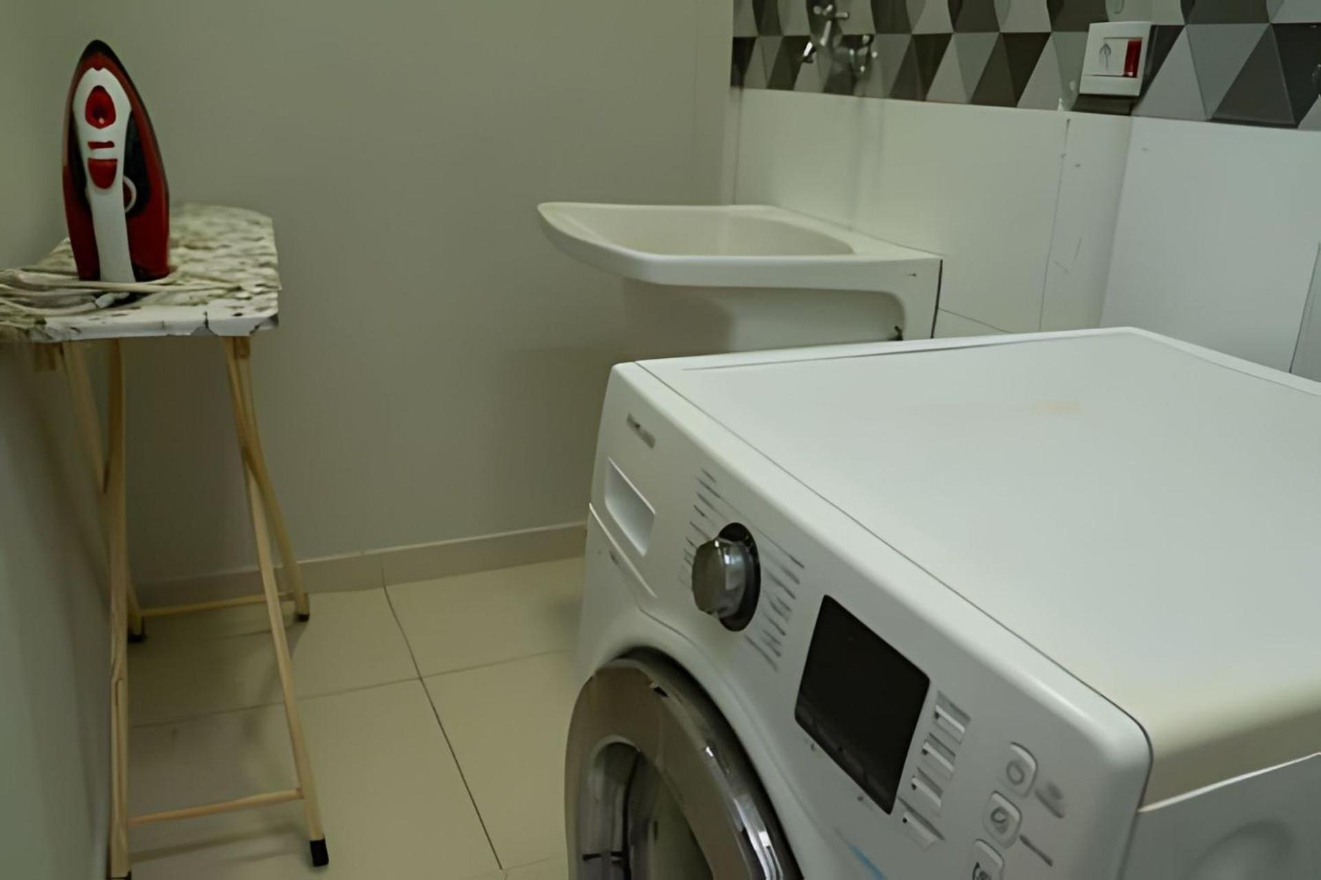 Sobrado com 1 suite 2 quarto ar 1km Shopping JL