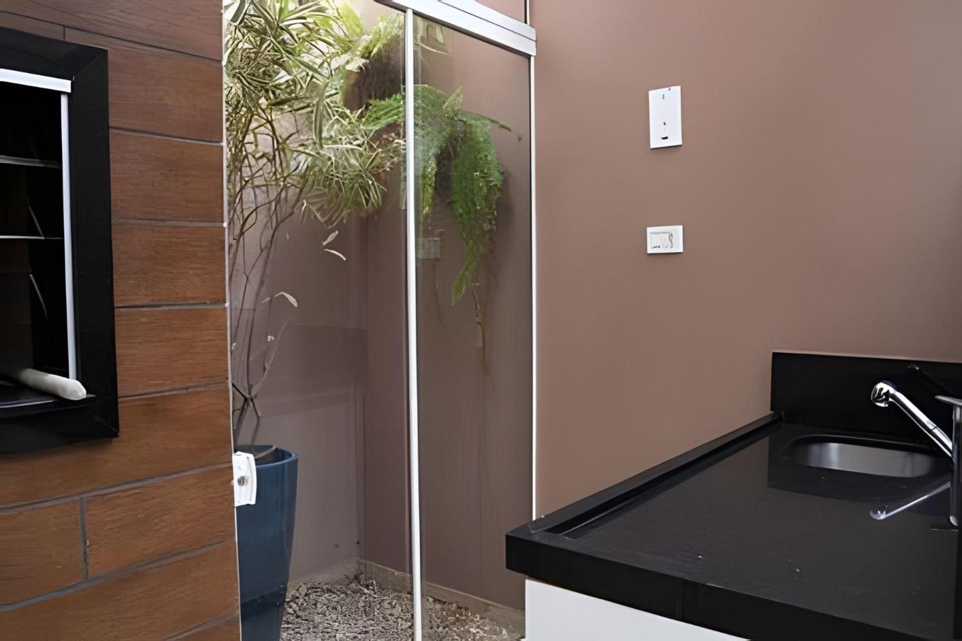 Sobrado com 1 suite 2 quarto ar 1km Shopping JL