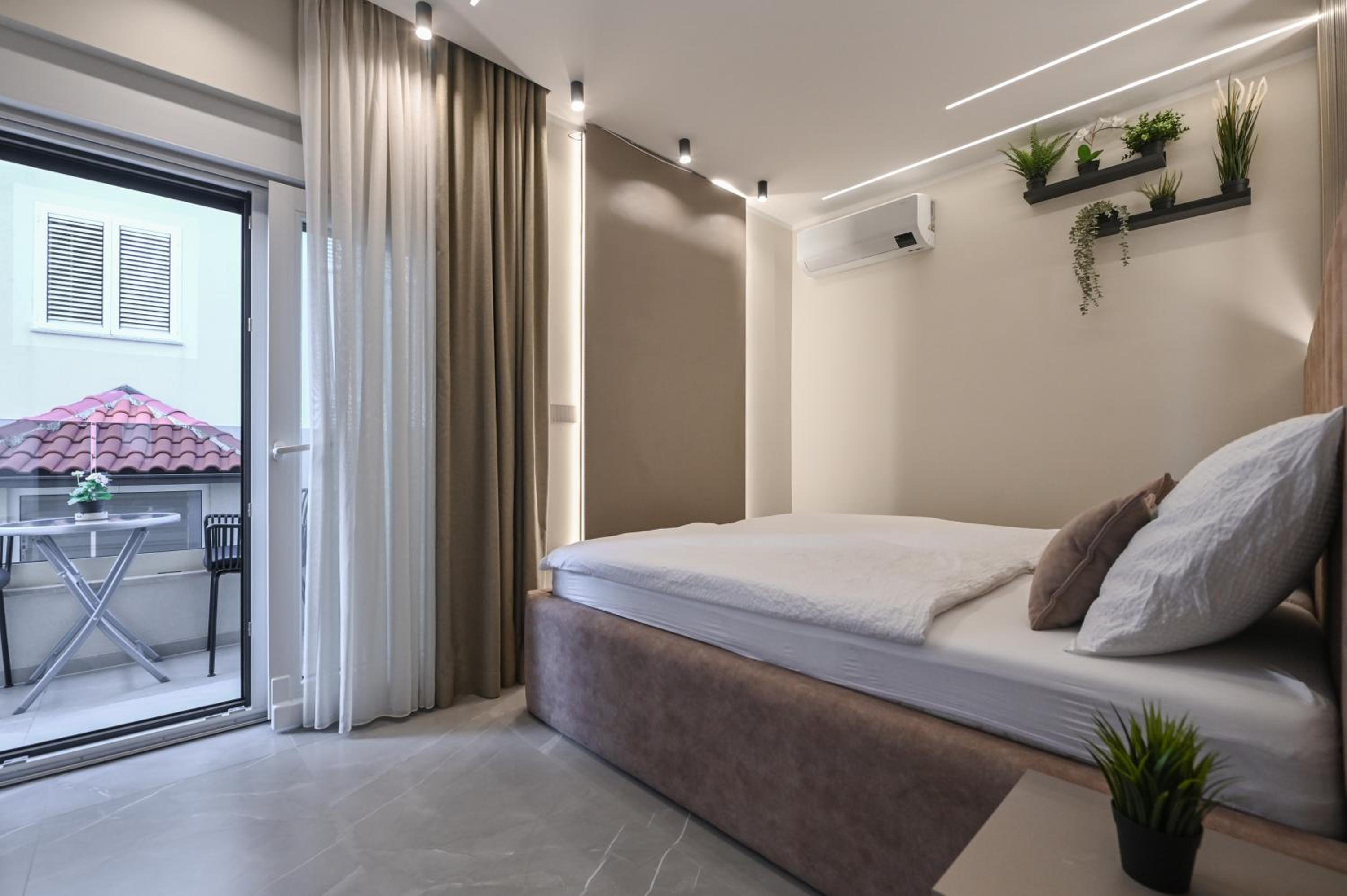 Aparthotel OLIVE with jacuzzi and breakfast