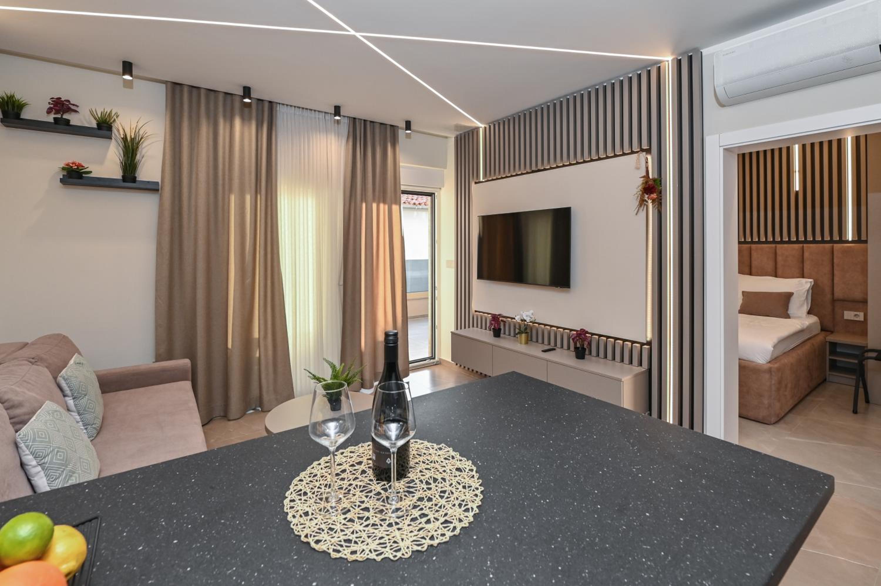 Aparthotel OLIVE with jacuzzi and breakfast