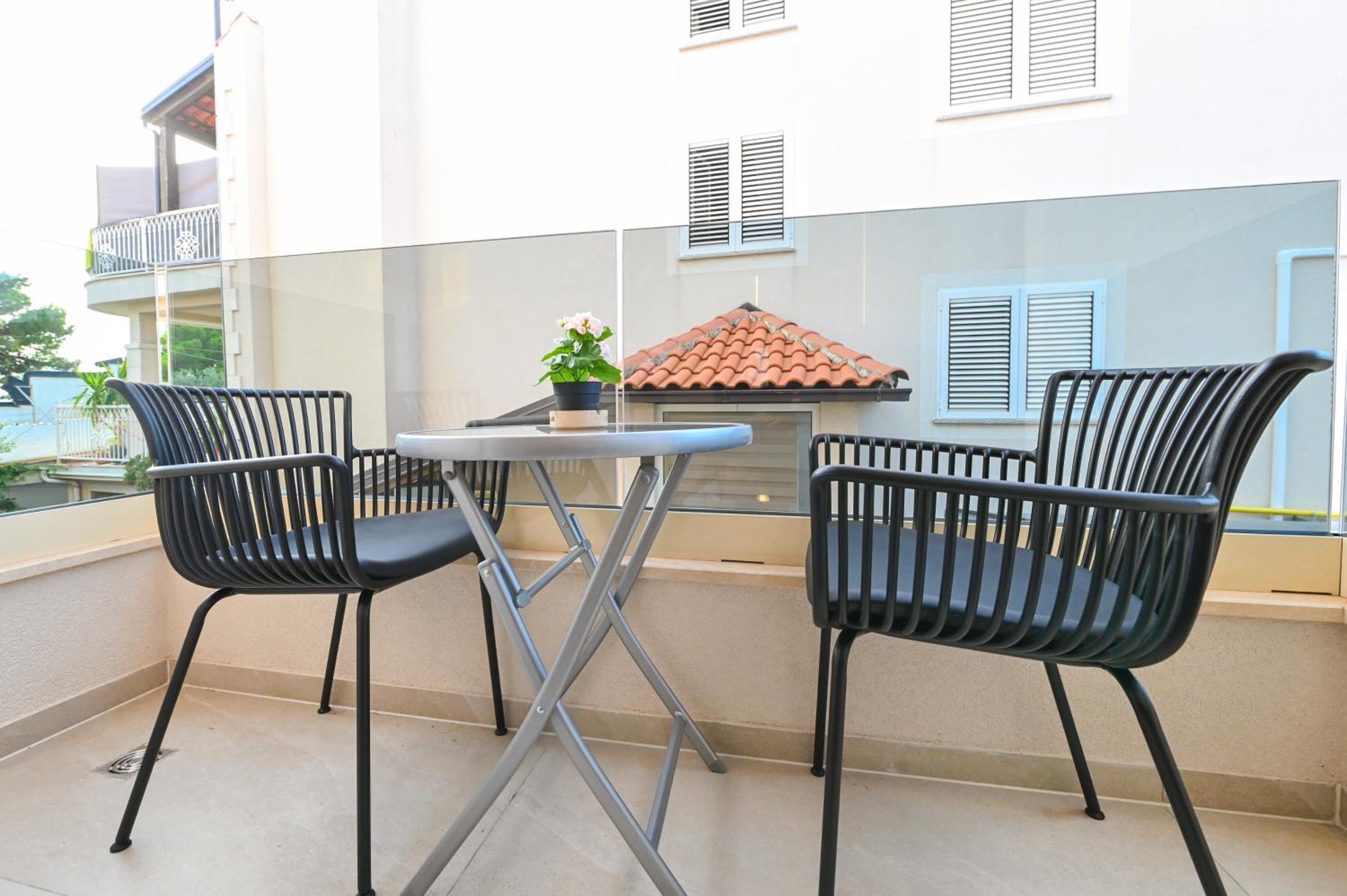 Aparthotel OLIVE with jacuzzi and breakfast