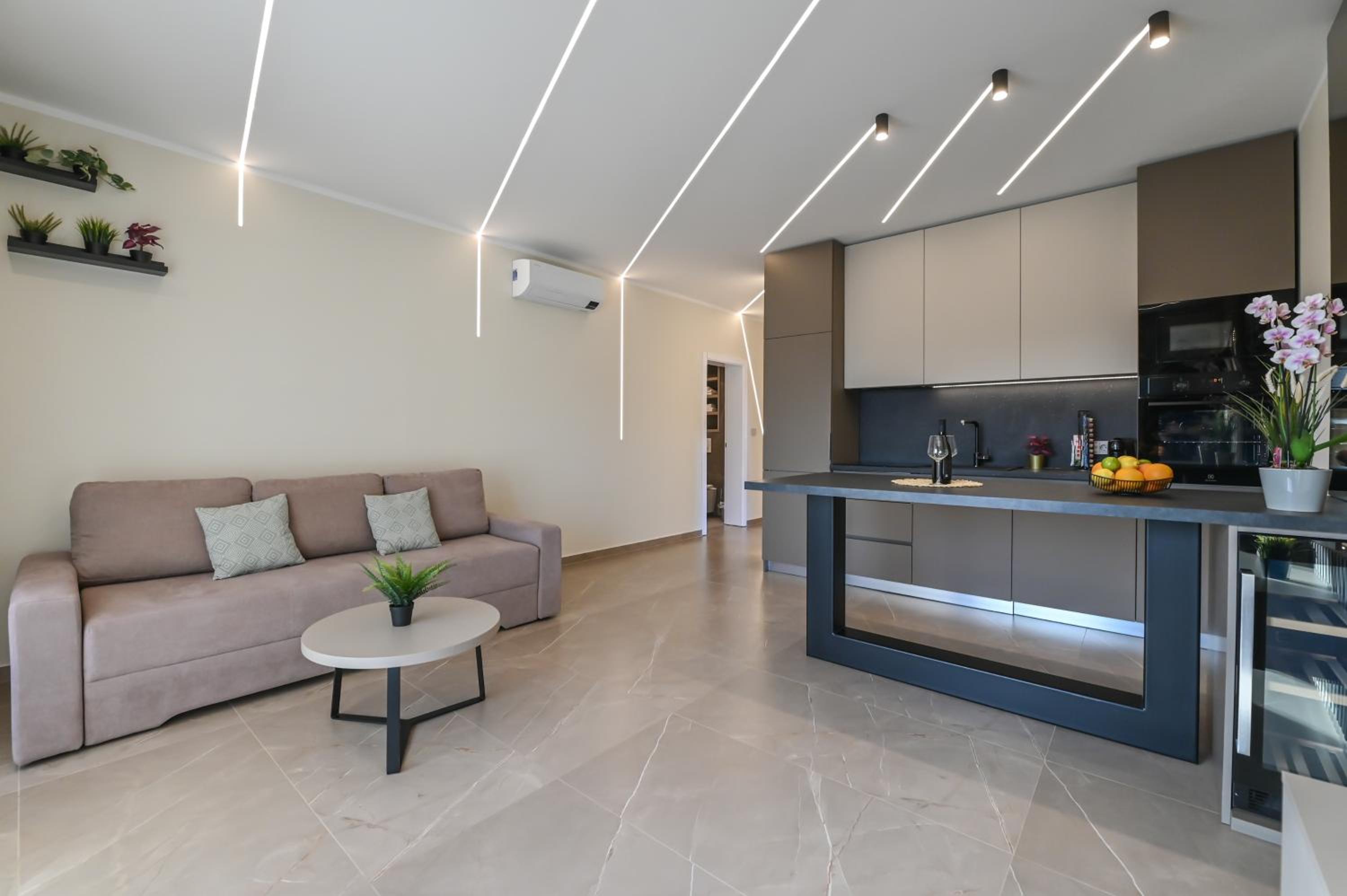 Aparthotel OLIVE with jacuzzi and breakfast