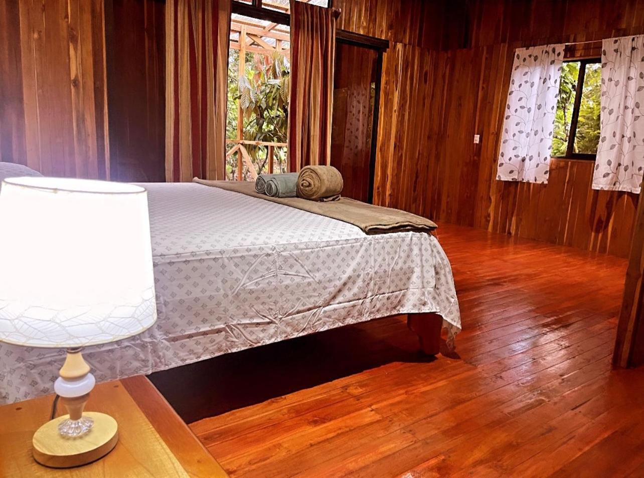 Río Celeste, Cacahua Lodge