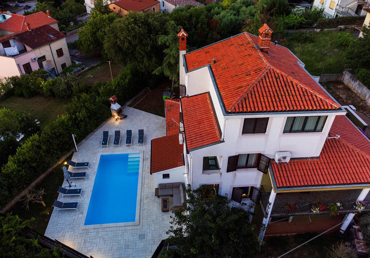 Moonvidal residence with big private swimming pool and free parking view 4