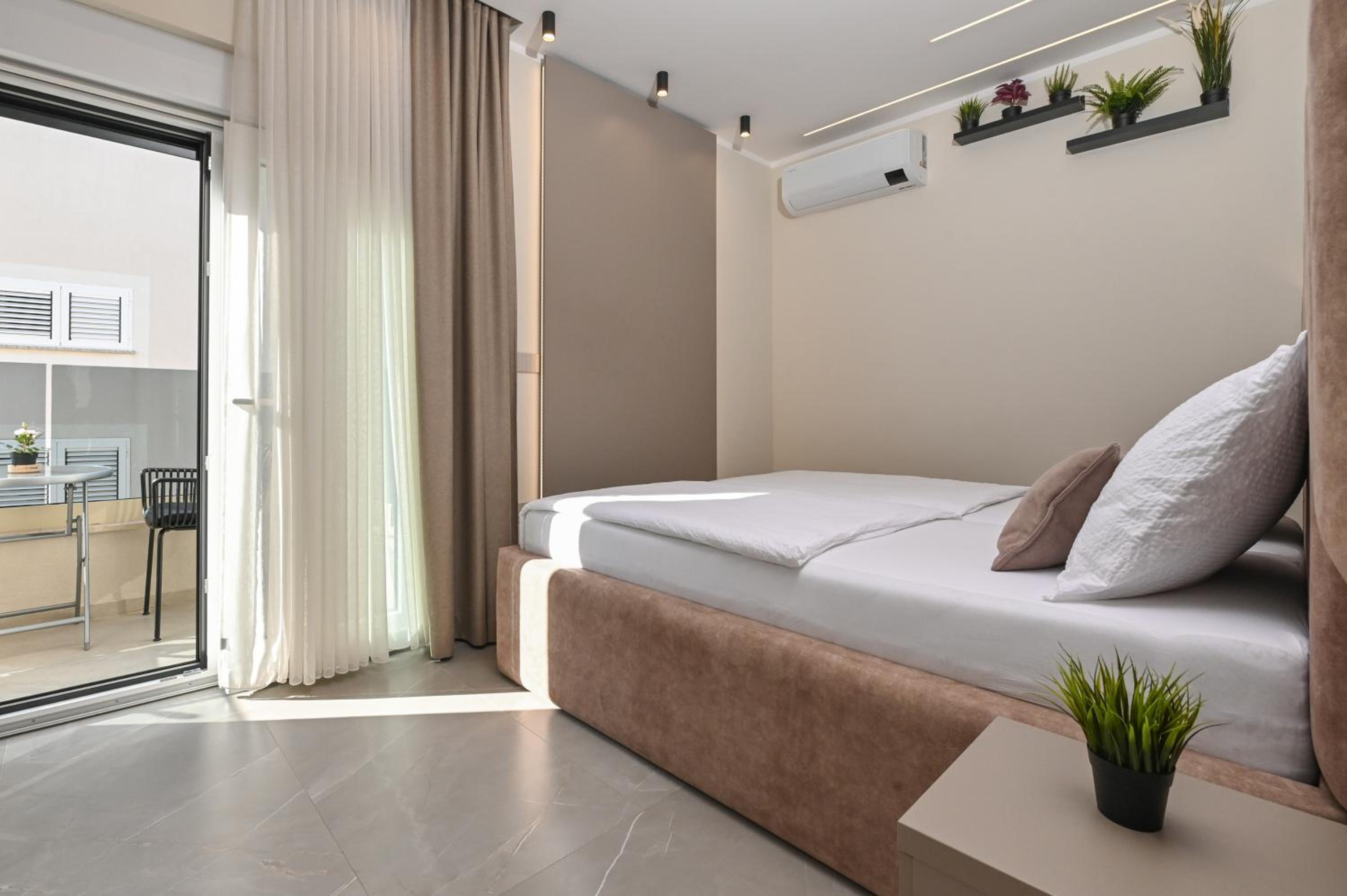 Aparthotel OLIVE with jacuzzi and breakfast