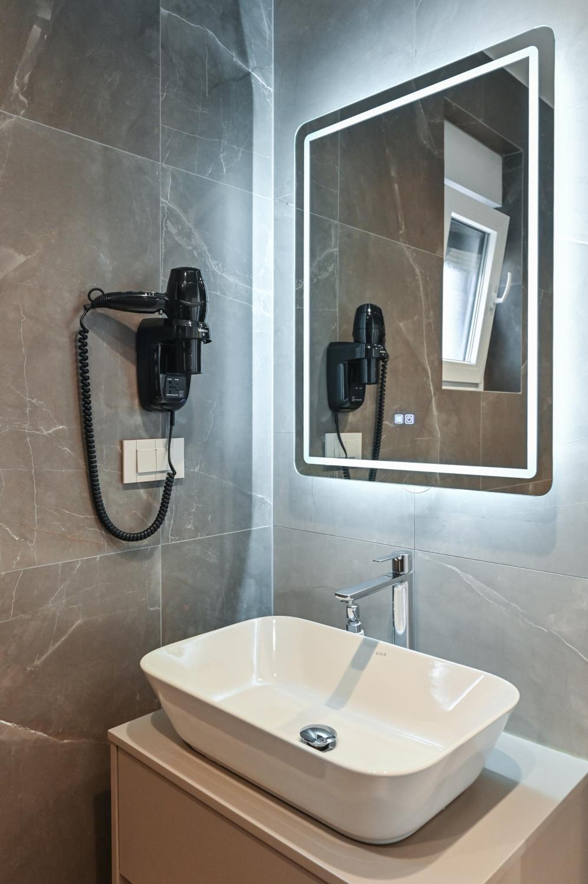 Aparthotel OLIVE with jacuzzi and breakfast