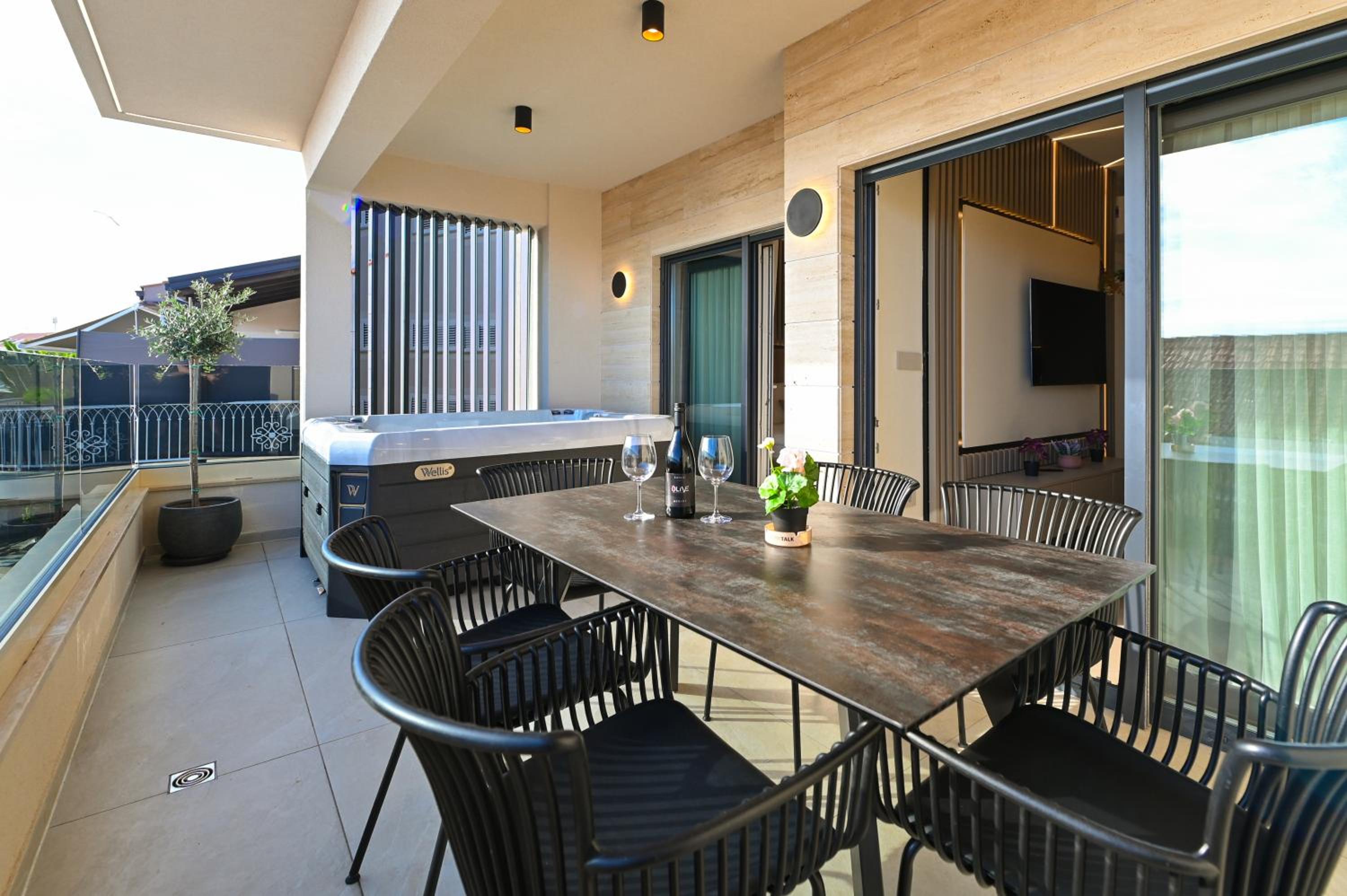 Aparthotel OLIVE with jacuzzi and breakfast