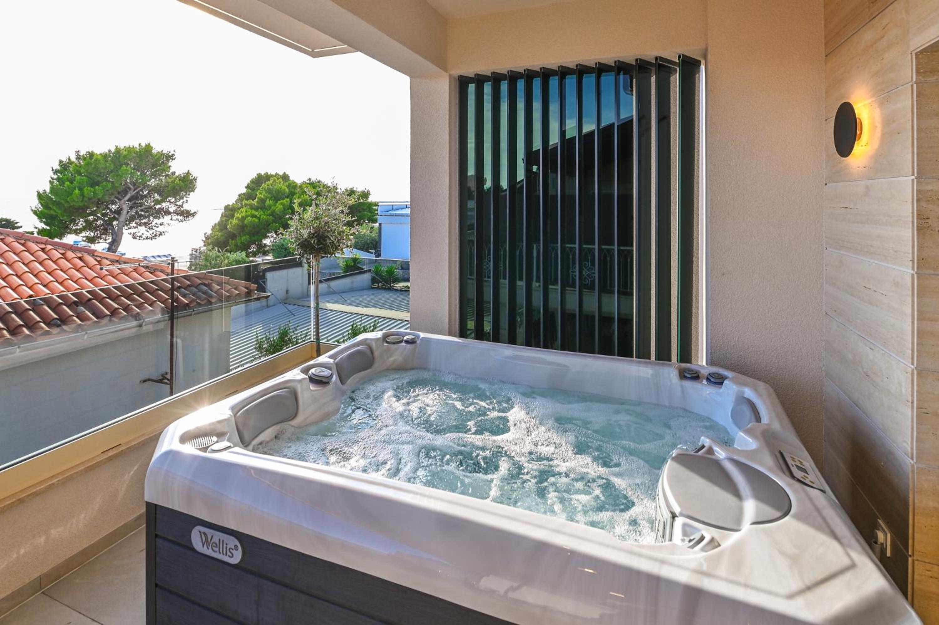 Aparthotel OLIVE with jacuzzi and breakfast