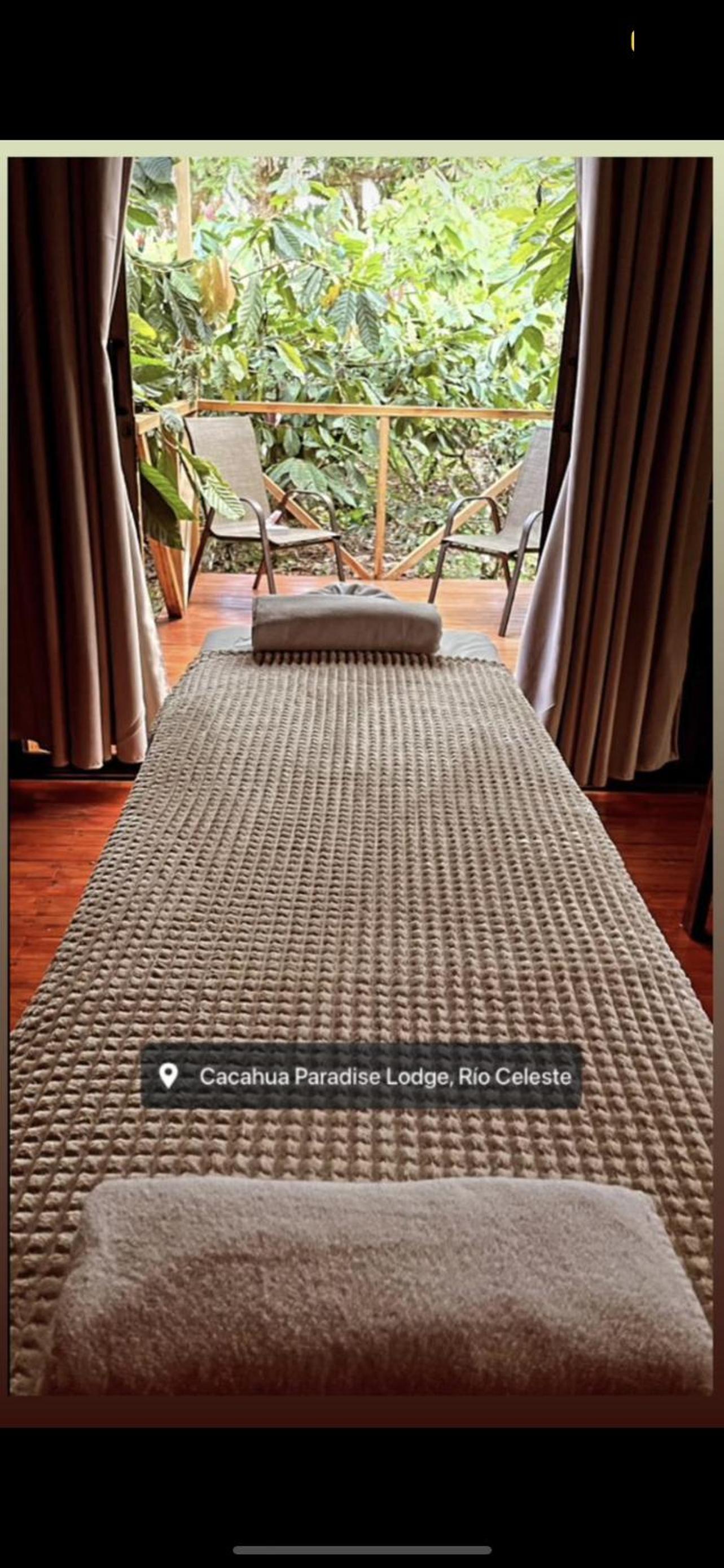 Río Celeste, Cacahua Lodge