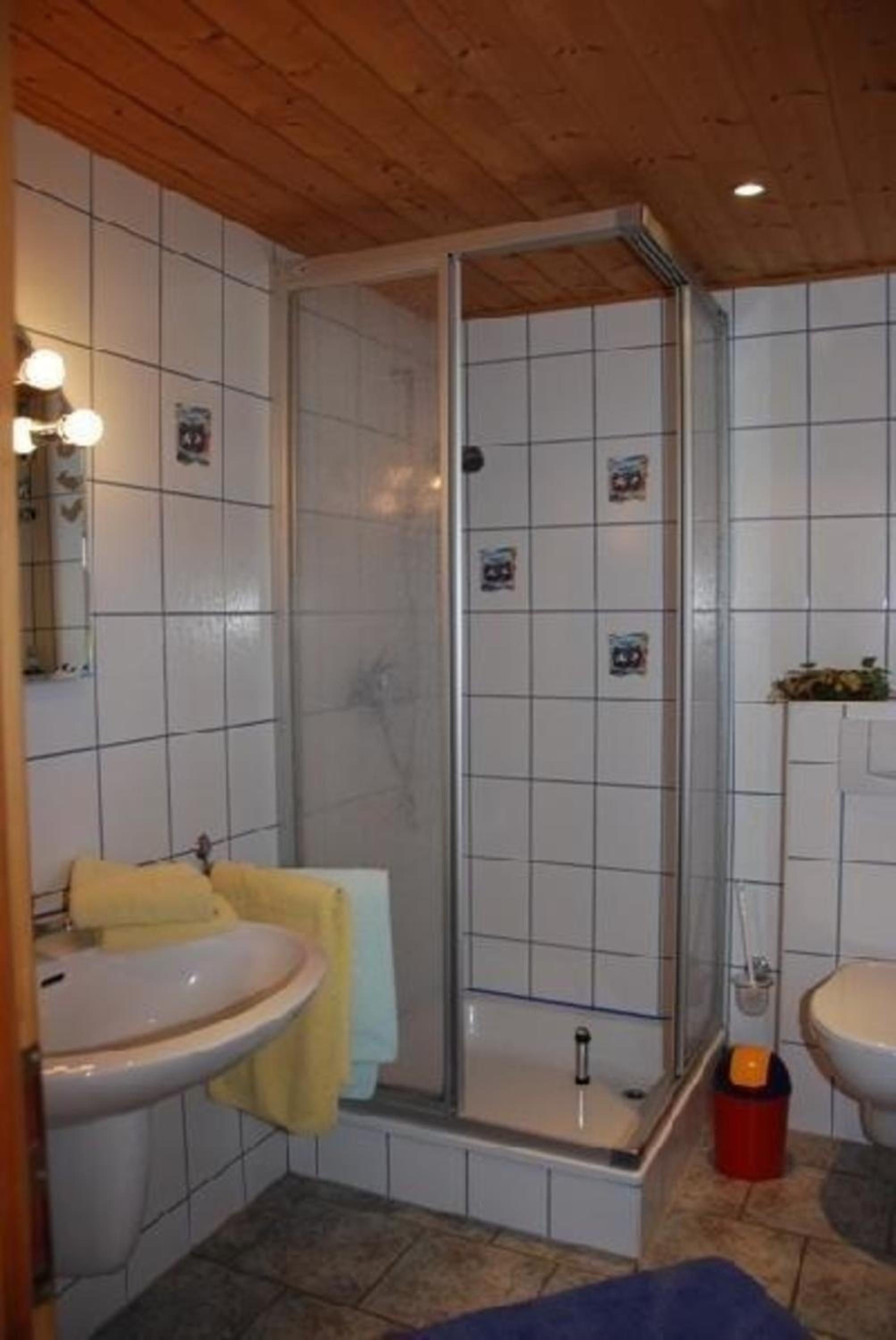 Schönes Ferienhaus in Althagen mit Terrasse und Grill