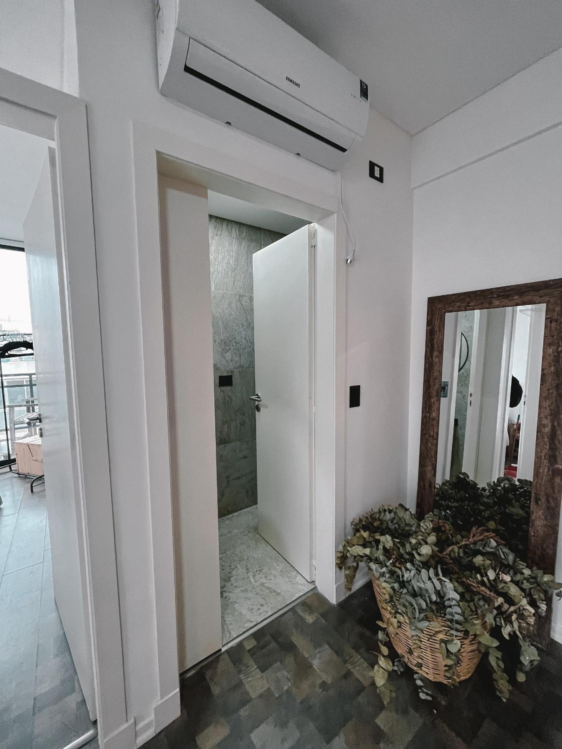 RentUp - Moderno con piscina y balcon en Cañitas & Campo Argentino de Polo