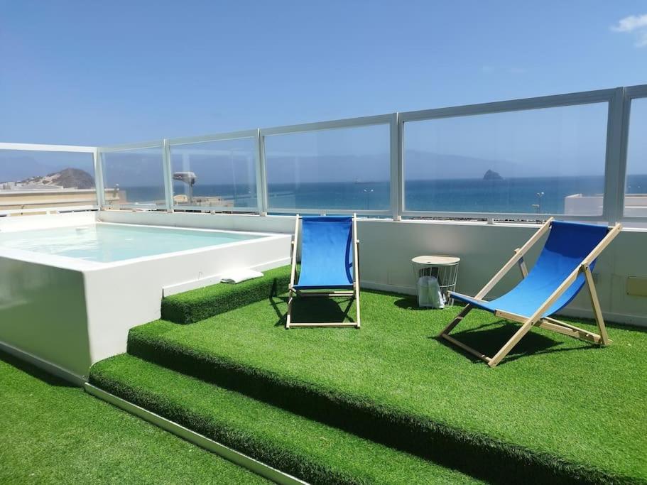 Luxury Penthouse with Private Pool, Ocean, City & Mountain view 6 Pers 2 BR