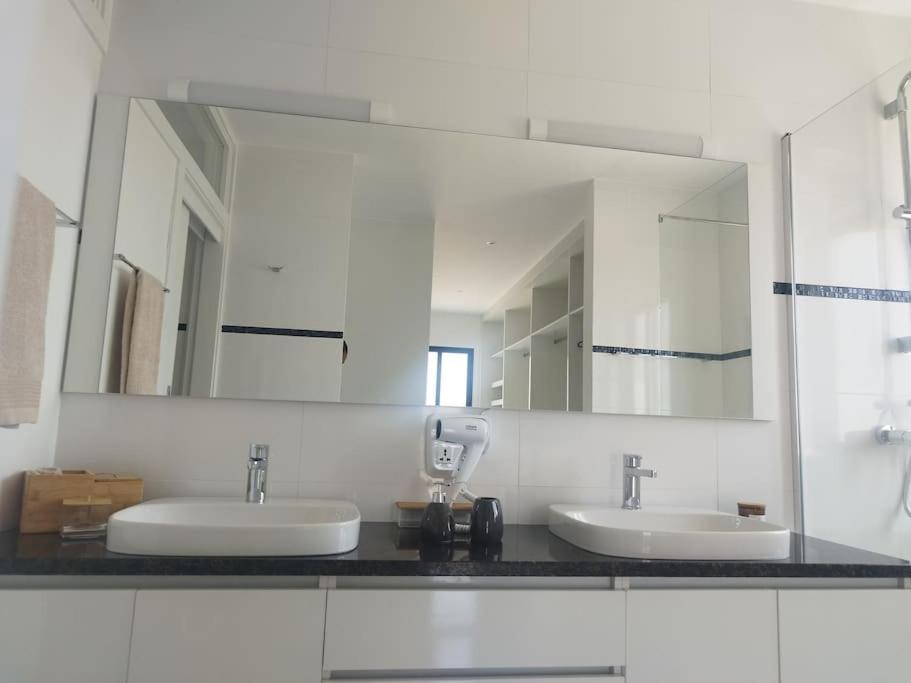 Luxury Penthouse with Private Pool, Ocean, City & Mountain view 6 Pers 2 BR