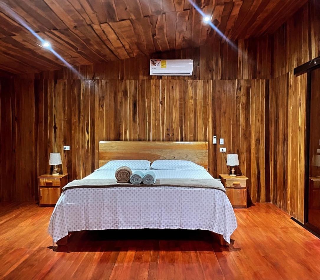 Río Celeste, Cacahua Lodge
