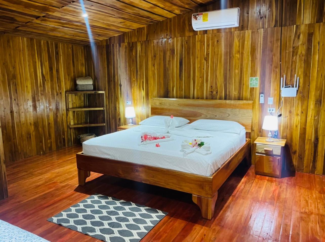 Río Celeste, Cacahua Lodge