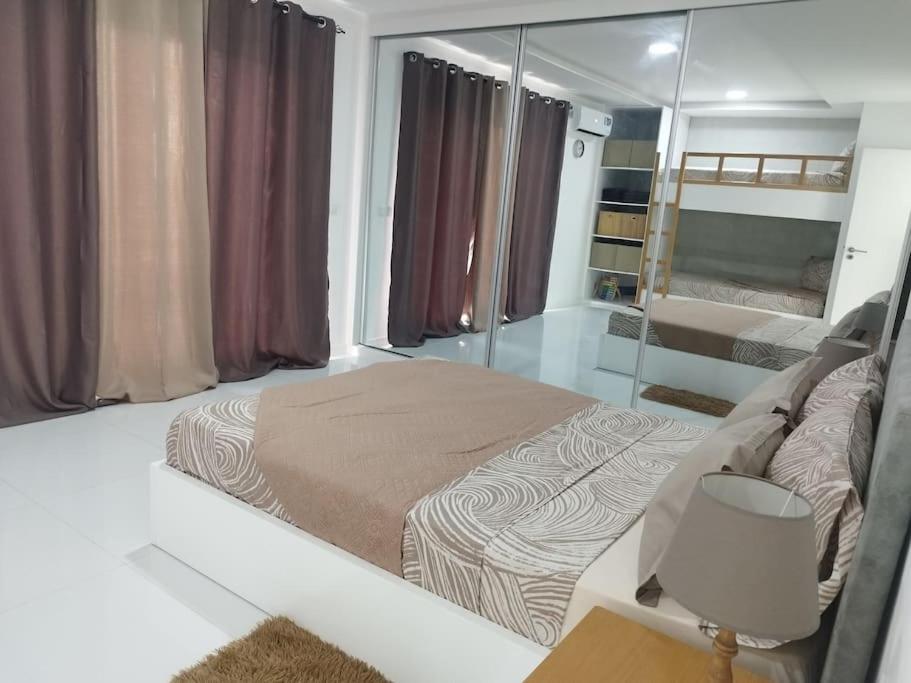 Luxury Penthouse with Private Pool, Ocean, City & Mountain view 6 Pers 2 BR
